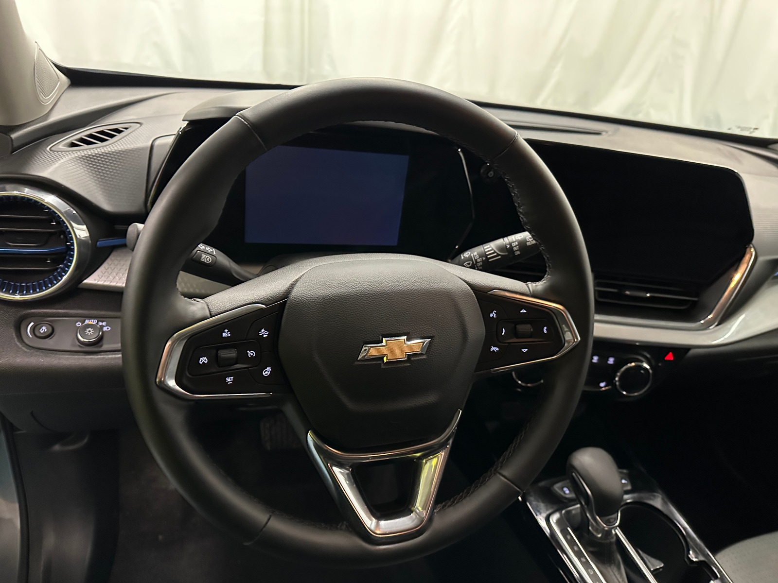 Thumbnail: 2025 Chevrolet Trax - 5