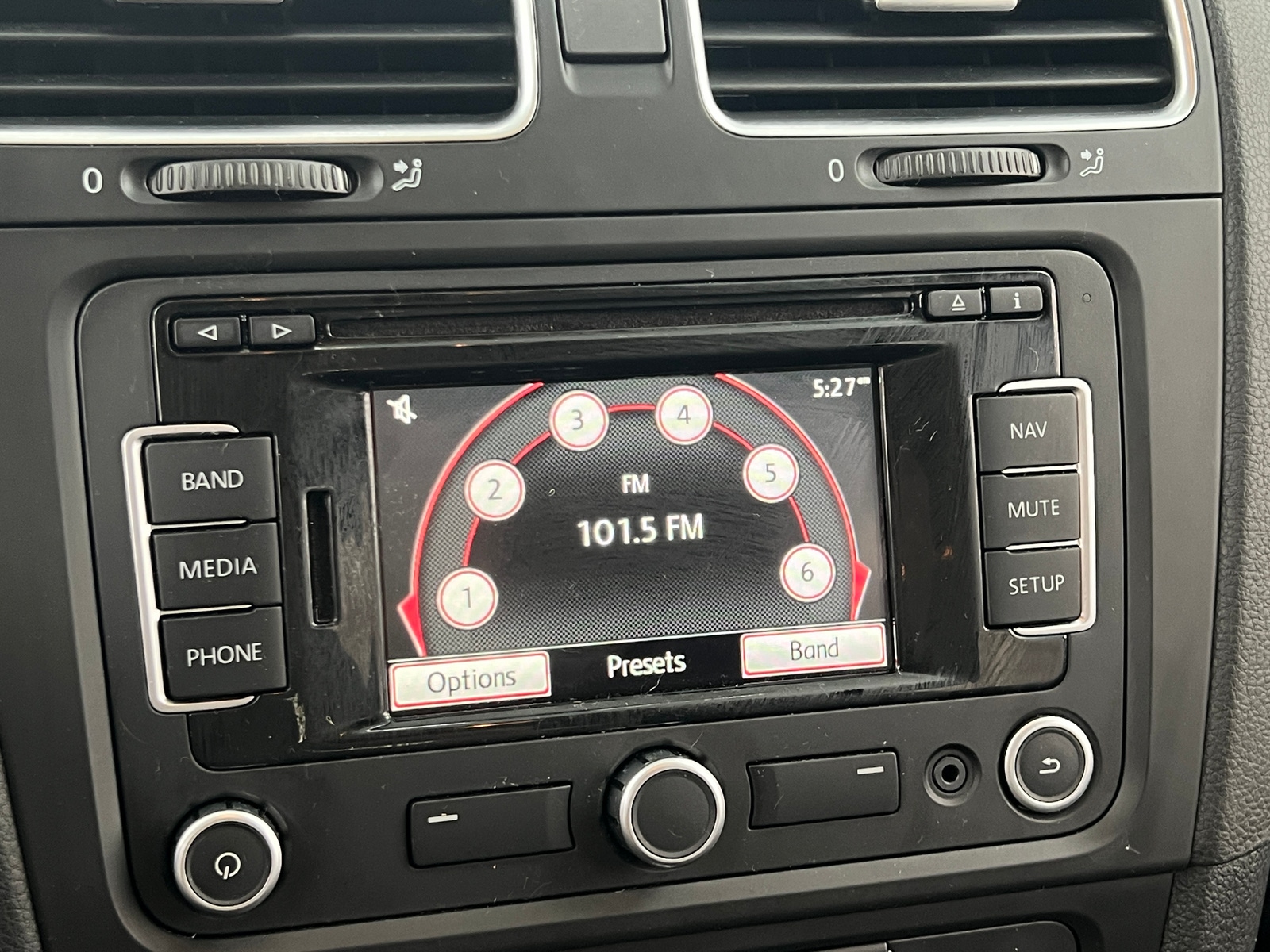 Thumbnail: 2011 Volkswagen Golf - 4