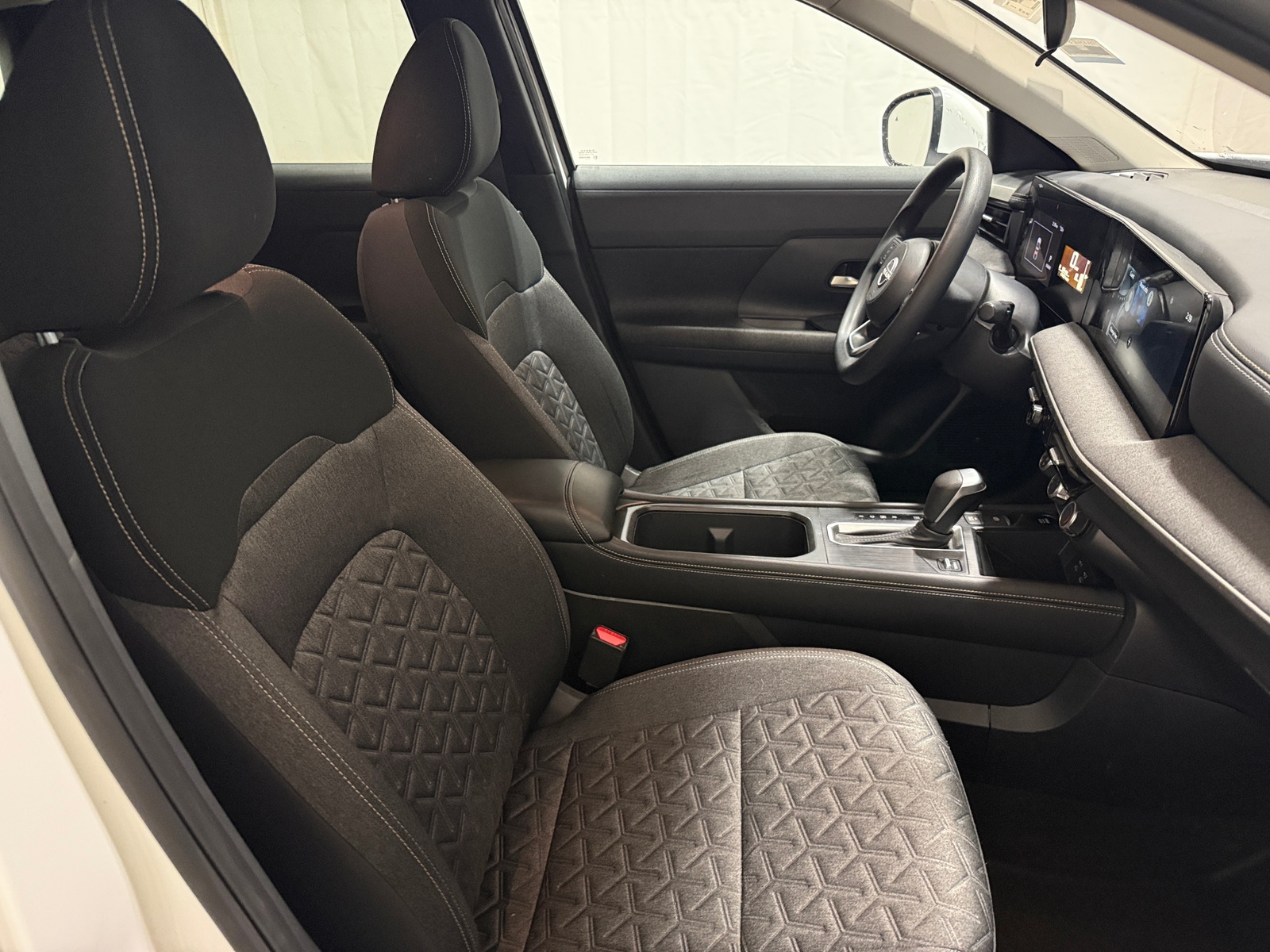 Thumbnail: 2025 Nissan Kicks - 2