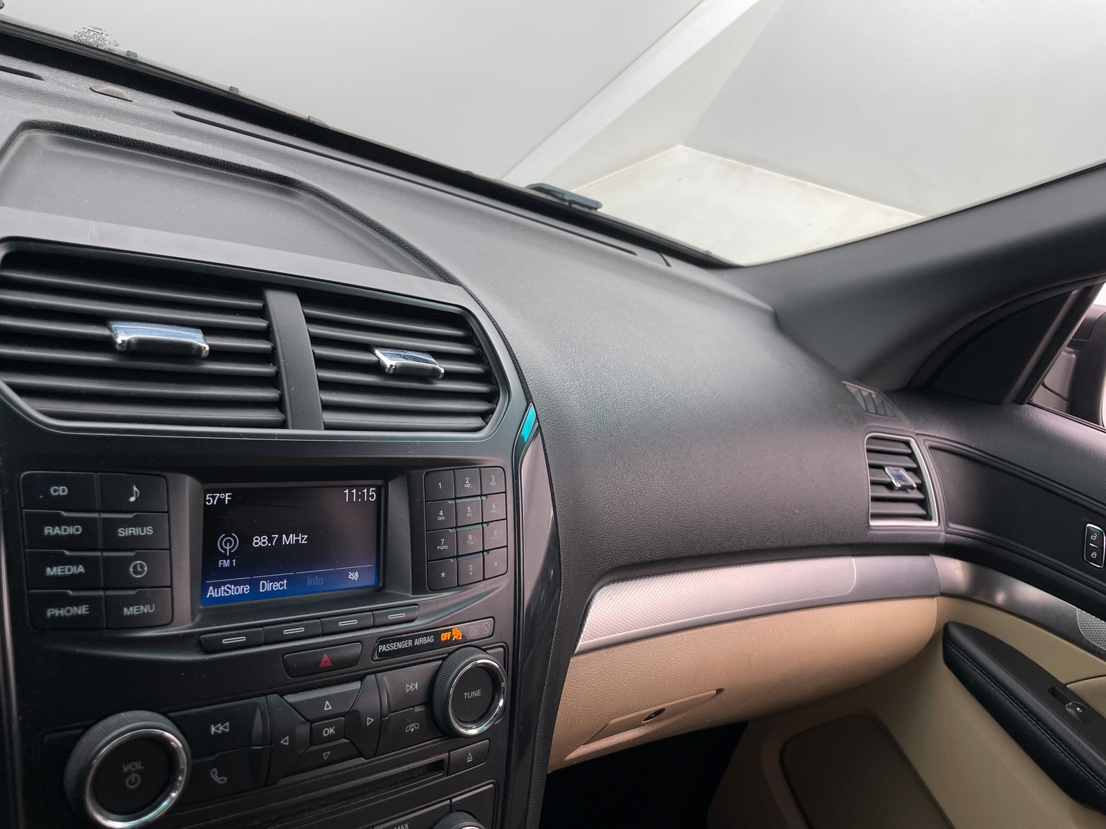 Thumbnail: 2016 Ford Explorer - 4