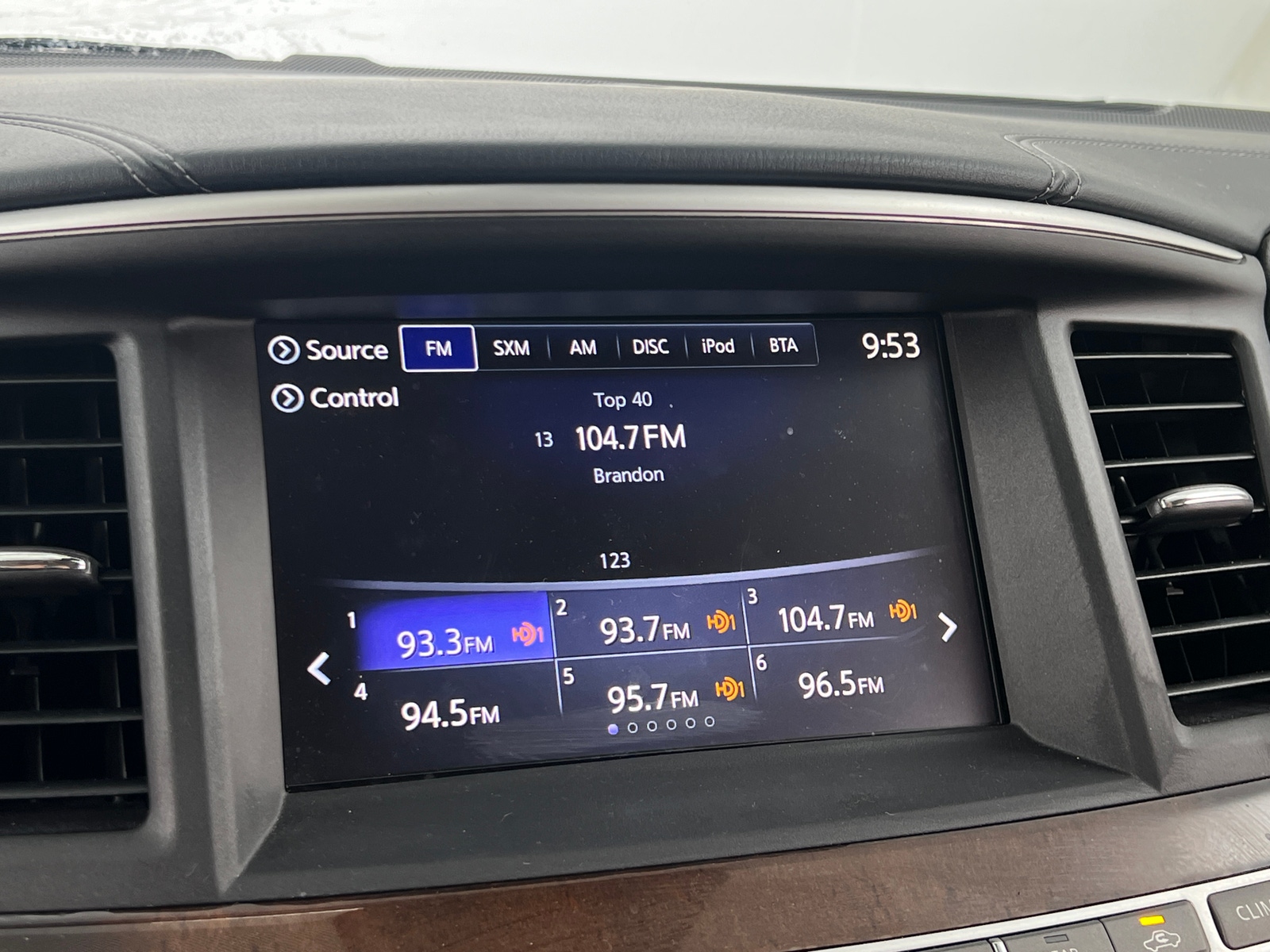 Thumbnail: 2017 INFINITI QX60 - 3