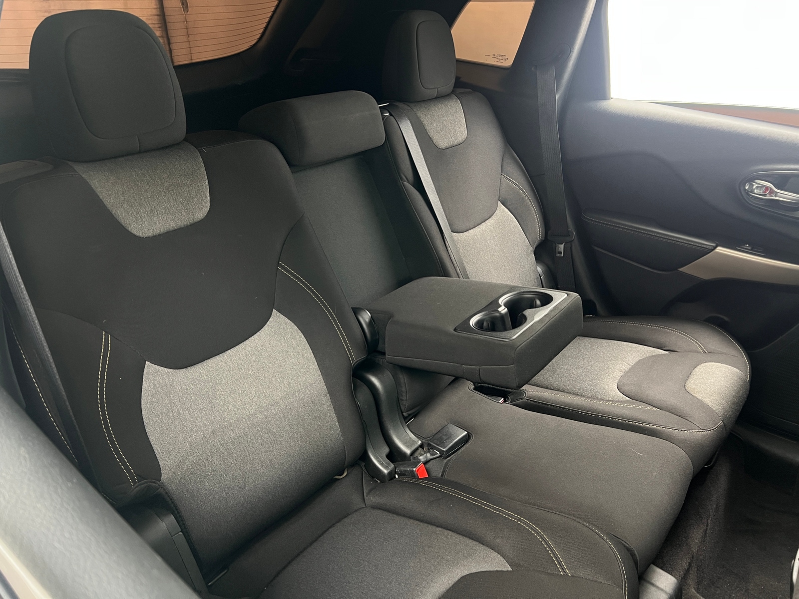 Thumbnail: 2017 Jeep Cherokee - 6