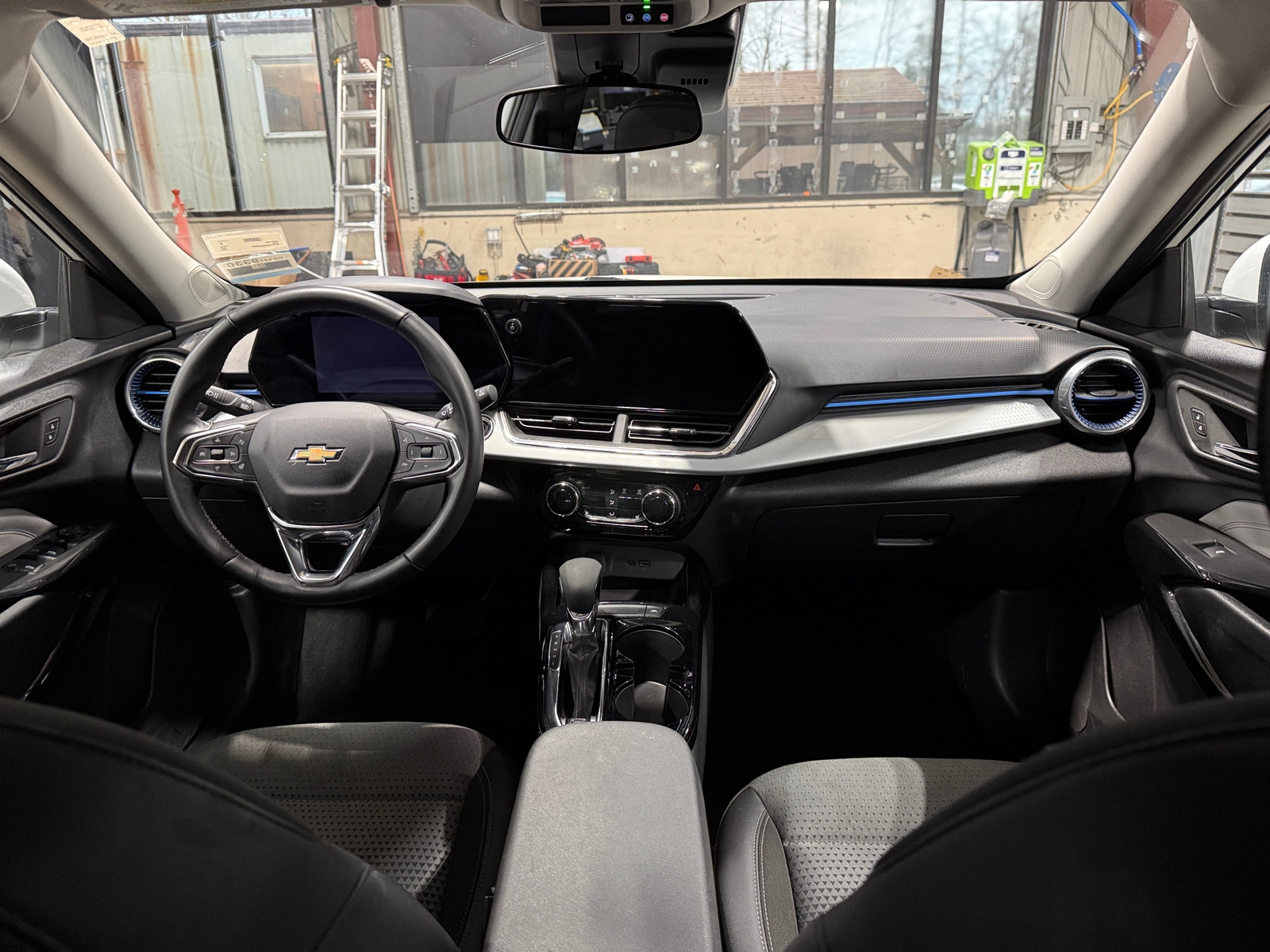 Thumbnail: 2025 Chevrolet Trax - 3