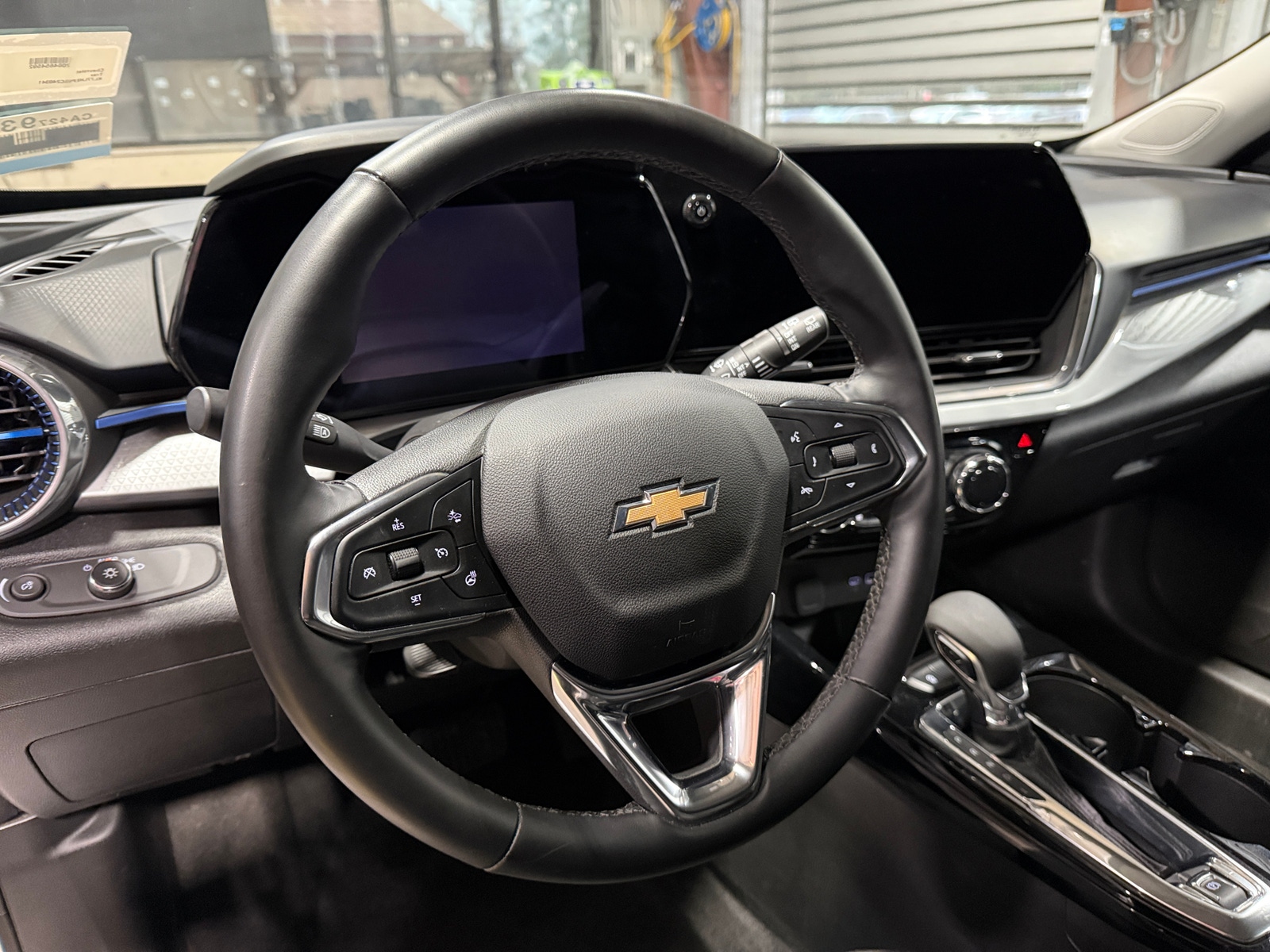 Thumbnail: 2025 Chevrolet Trax - 5