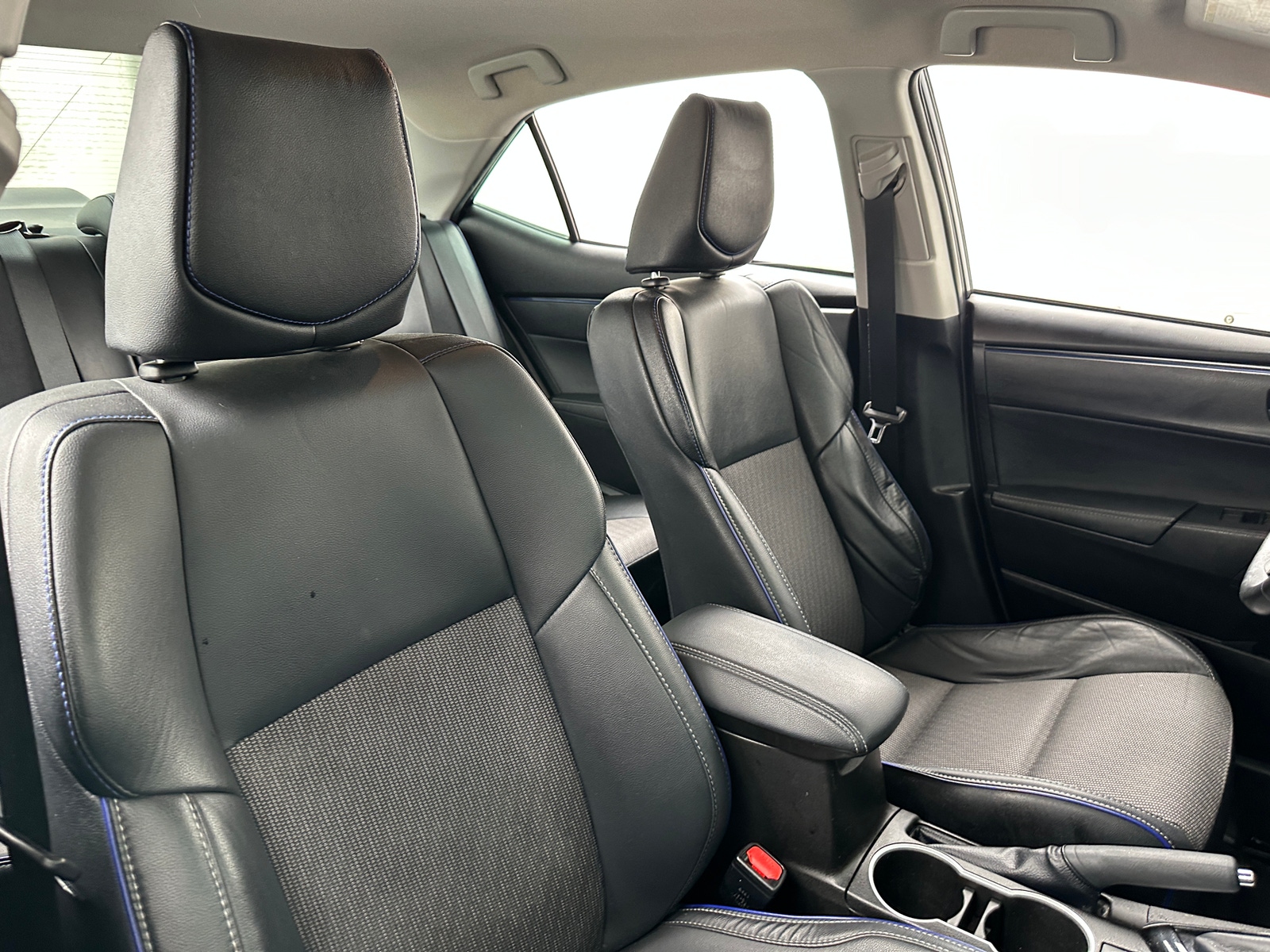 Thumbnail: 2017 Toyota Corolla - 2