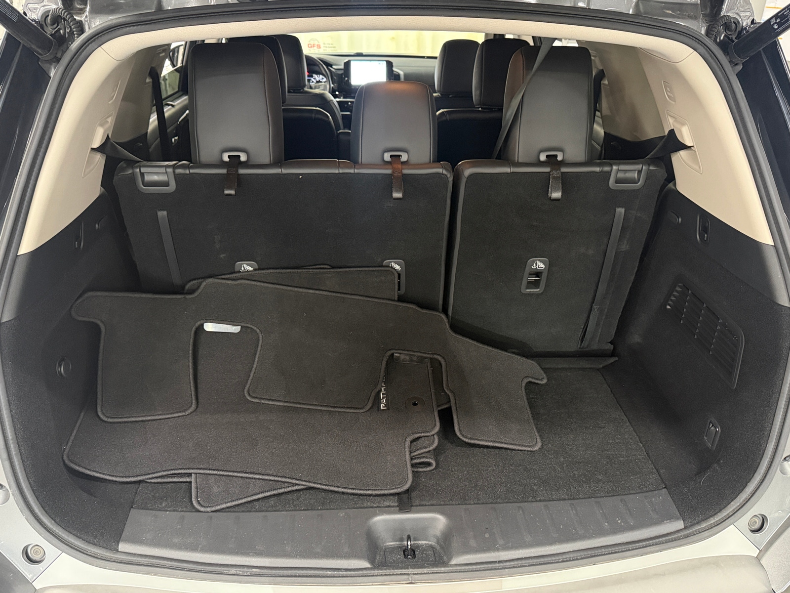 Thumbnail: 2022 Nissan Pathfinder - 6