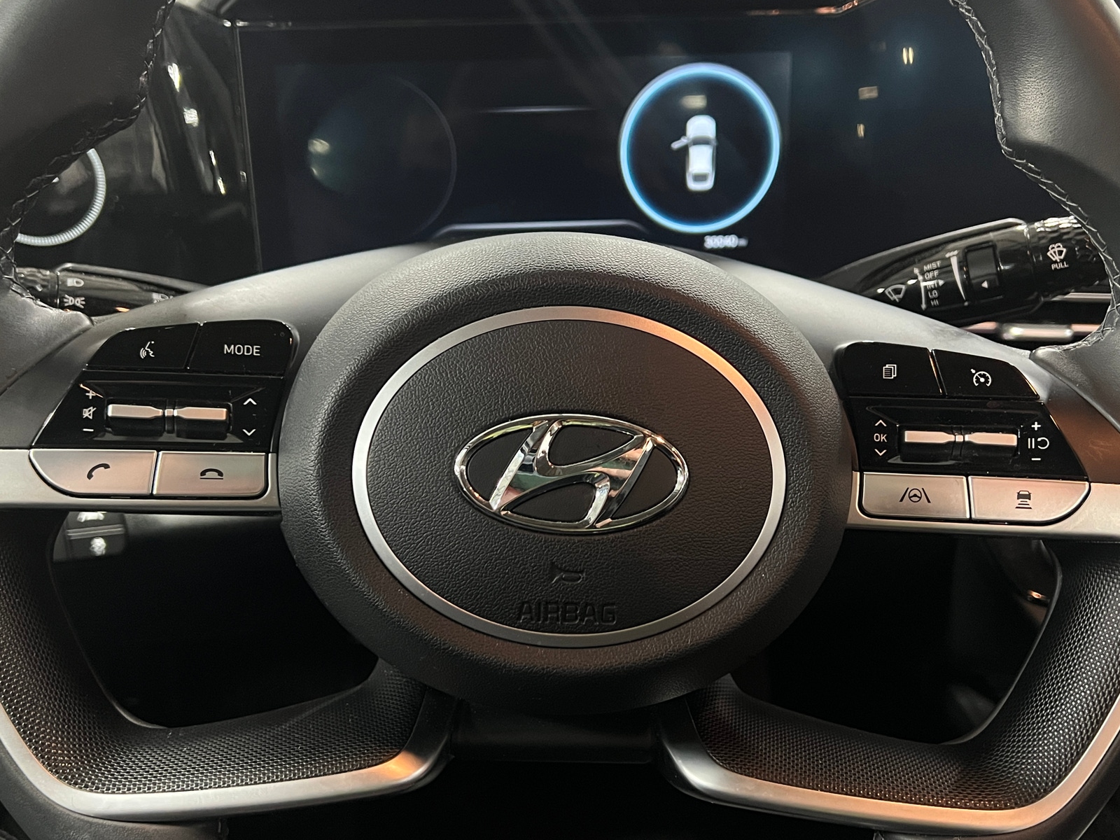 Thumbnail: 2023 Hyundai Elantra - 4