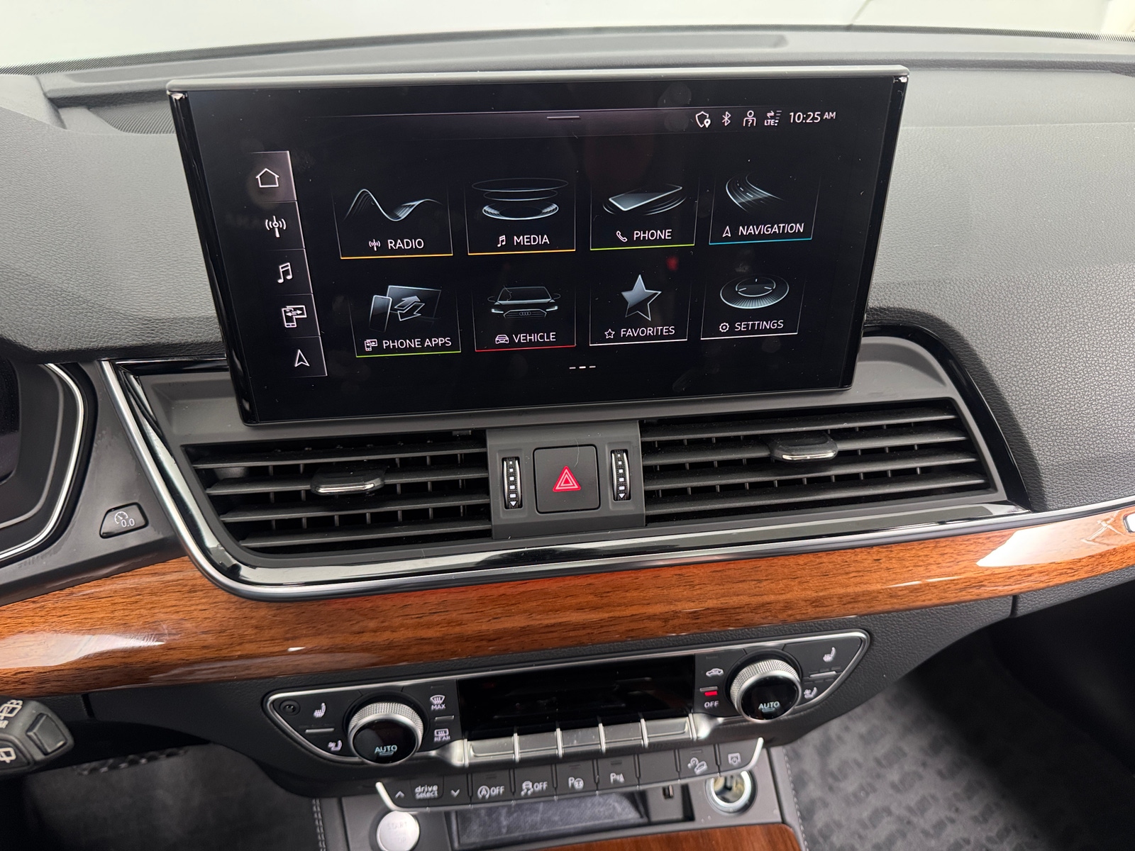 Thumbnail: 2023 Audi Q5 - 3