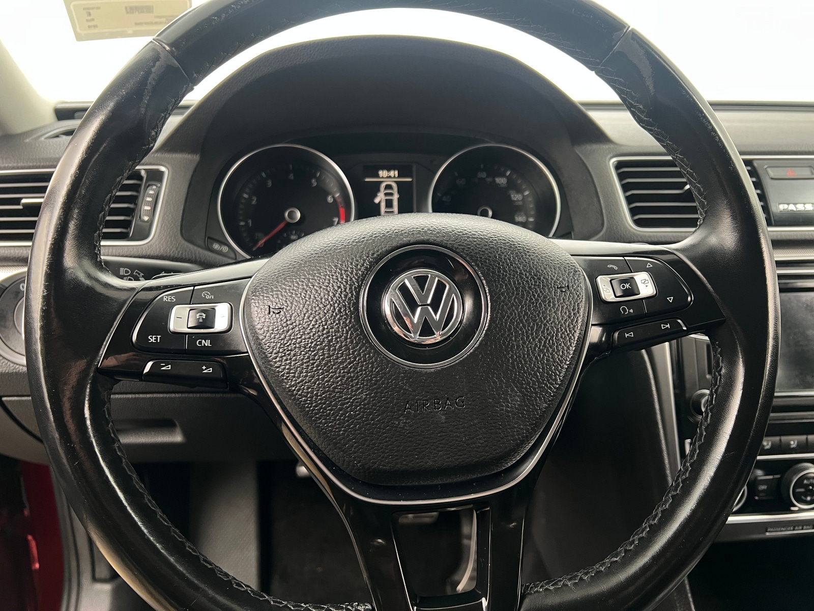 Thumbnail: 2018 Volkswagen Passat - 4