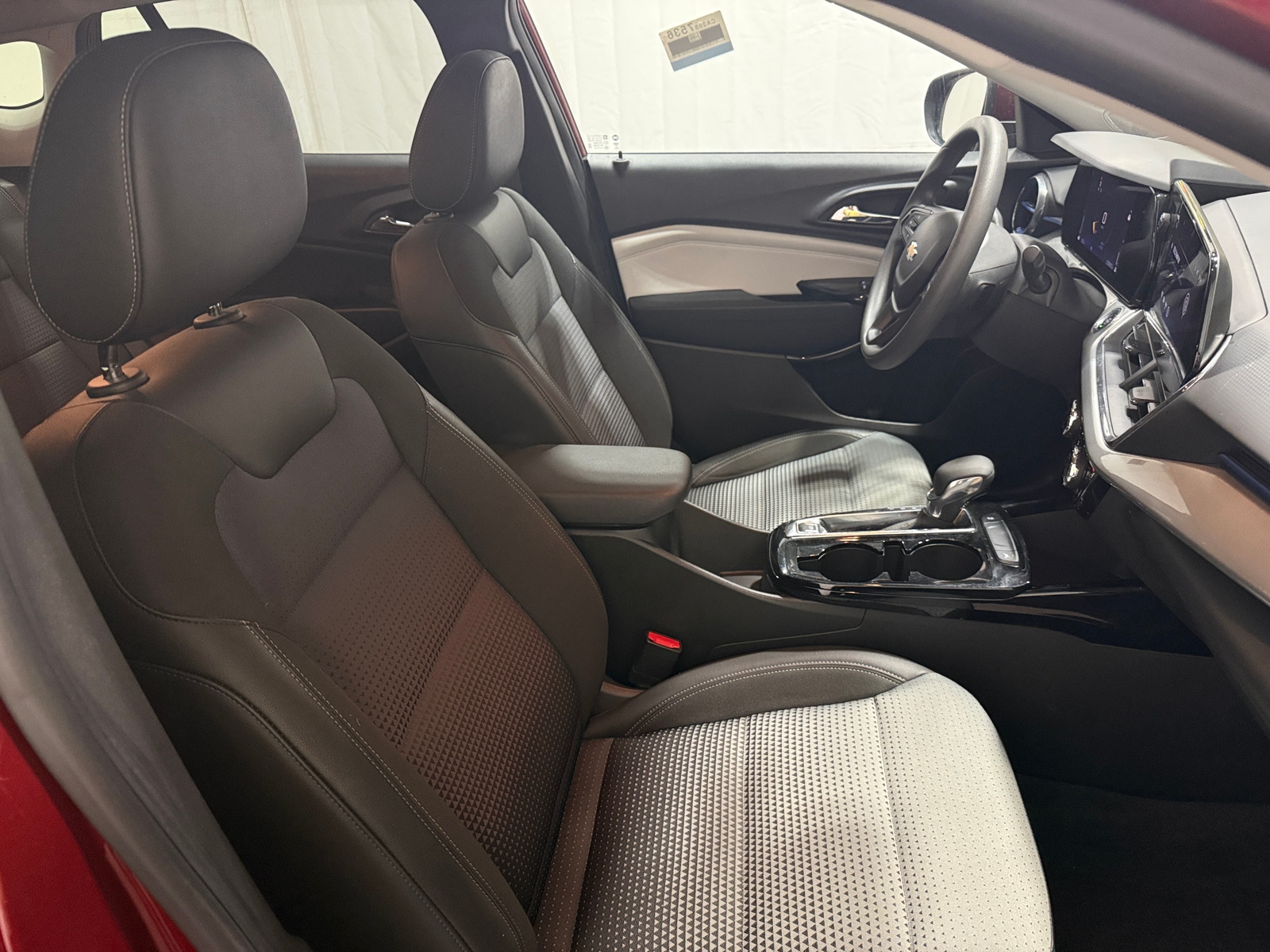 Thumbnail: 2025 Chevrolet Trax - 2