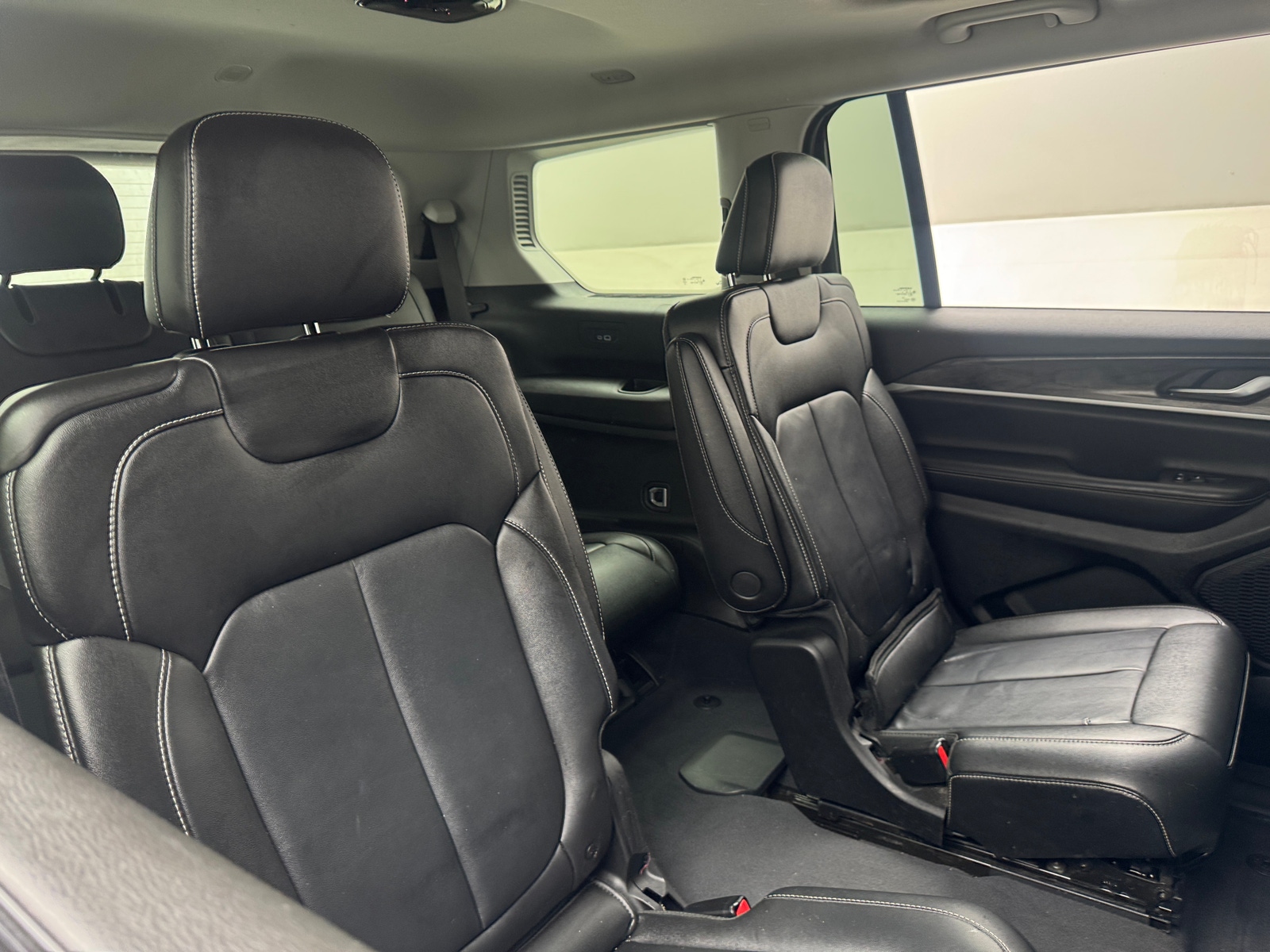 Thumbnail: 2023 Jeep Grand Cherokee L - 6