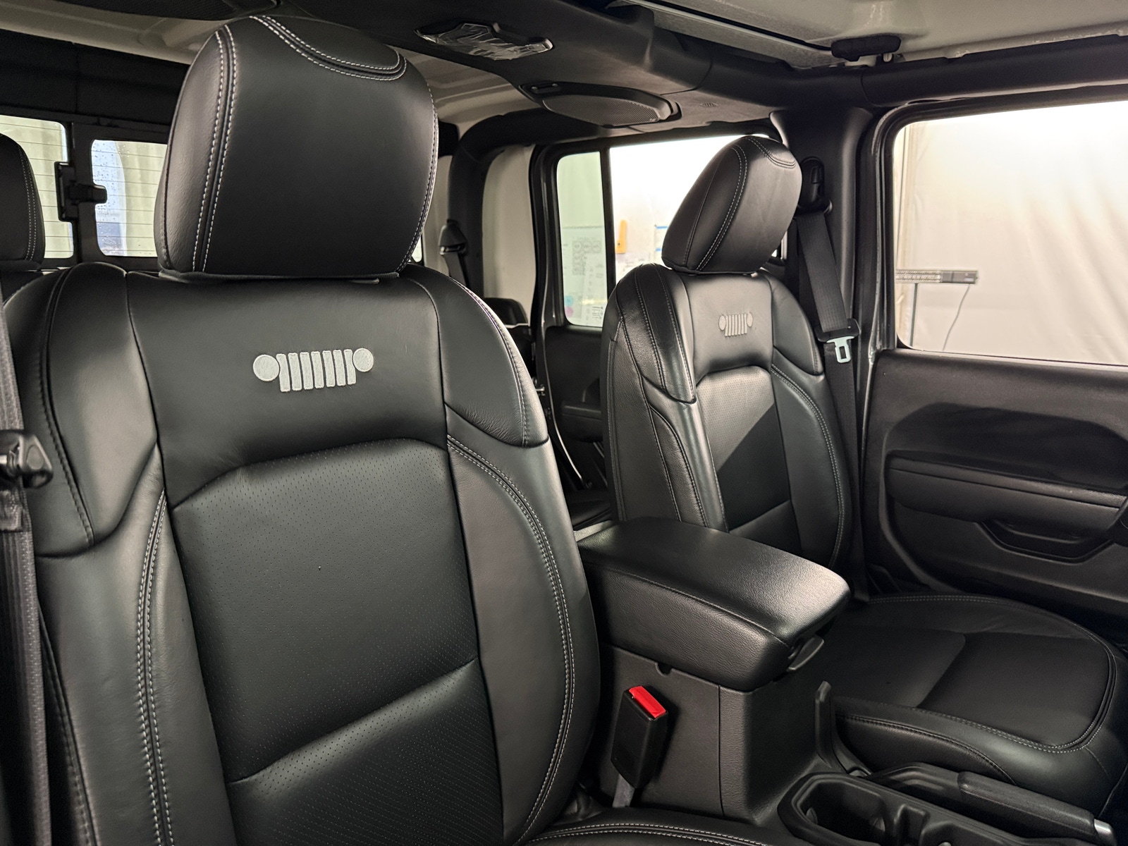 Thumbnail: 2022 Jeep Gladiator - 2