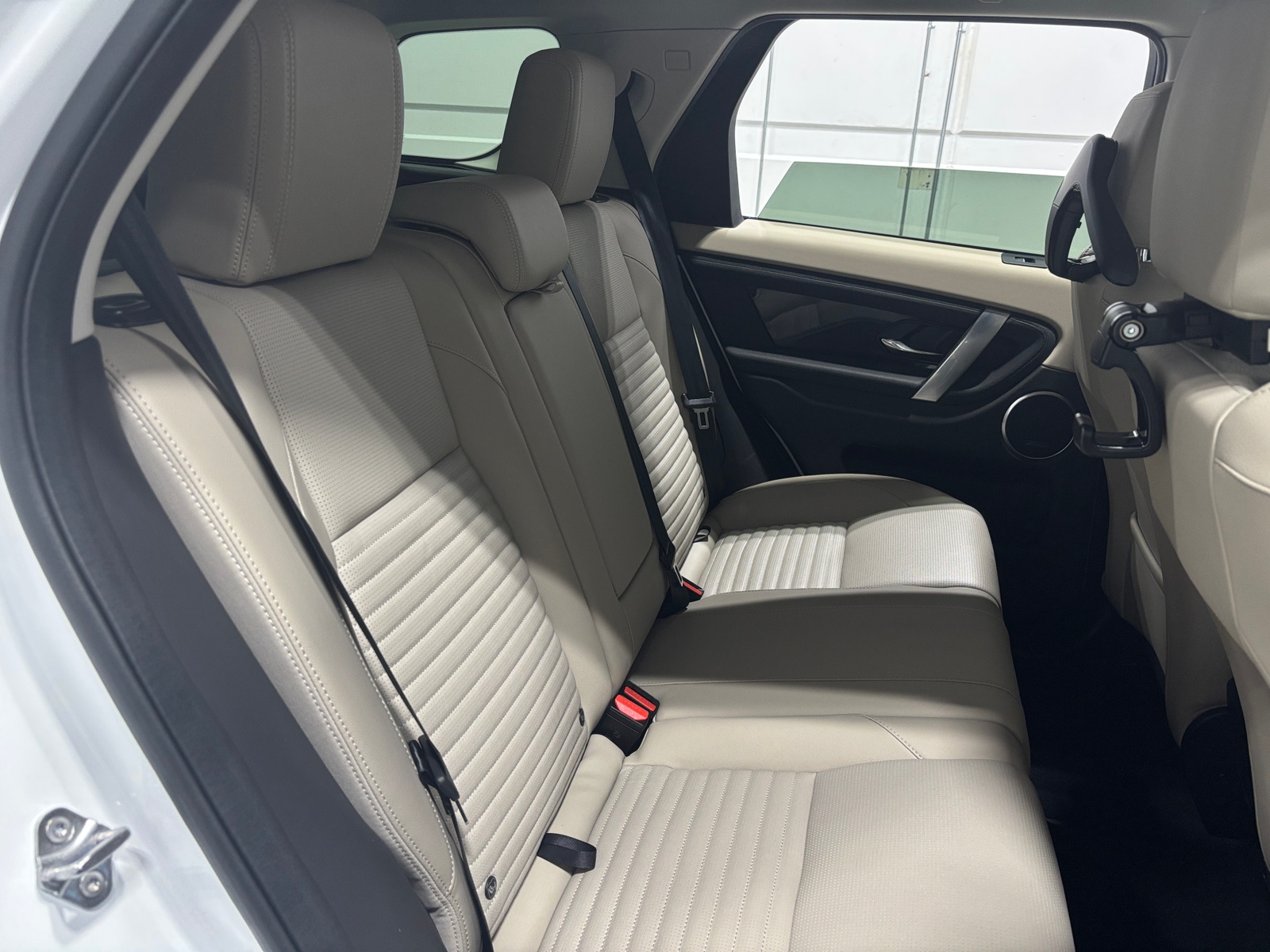 Thumbnail: 2025 Land Rover Discovery Sport - 5