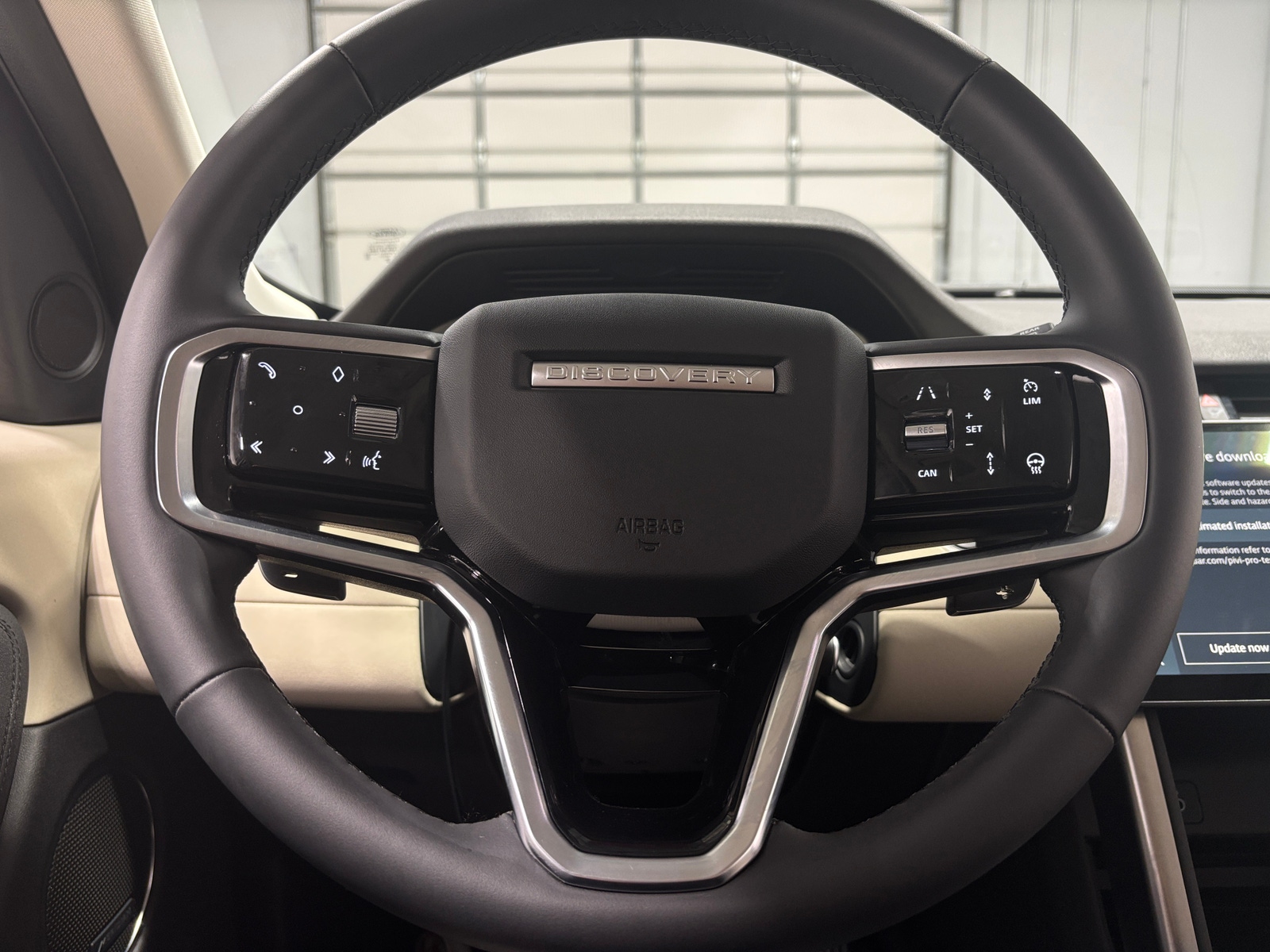 Thumbnail: 2025 Land Rover Discovery Sport - 4