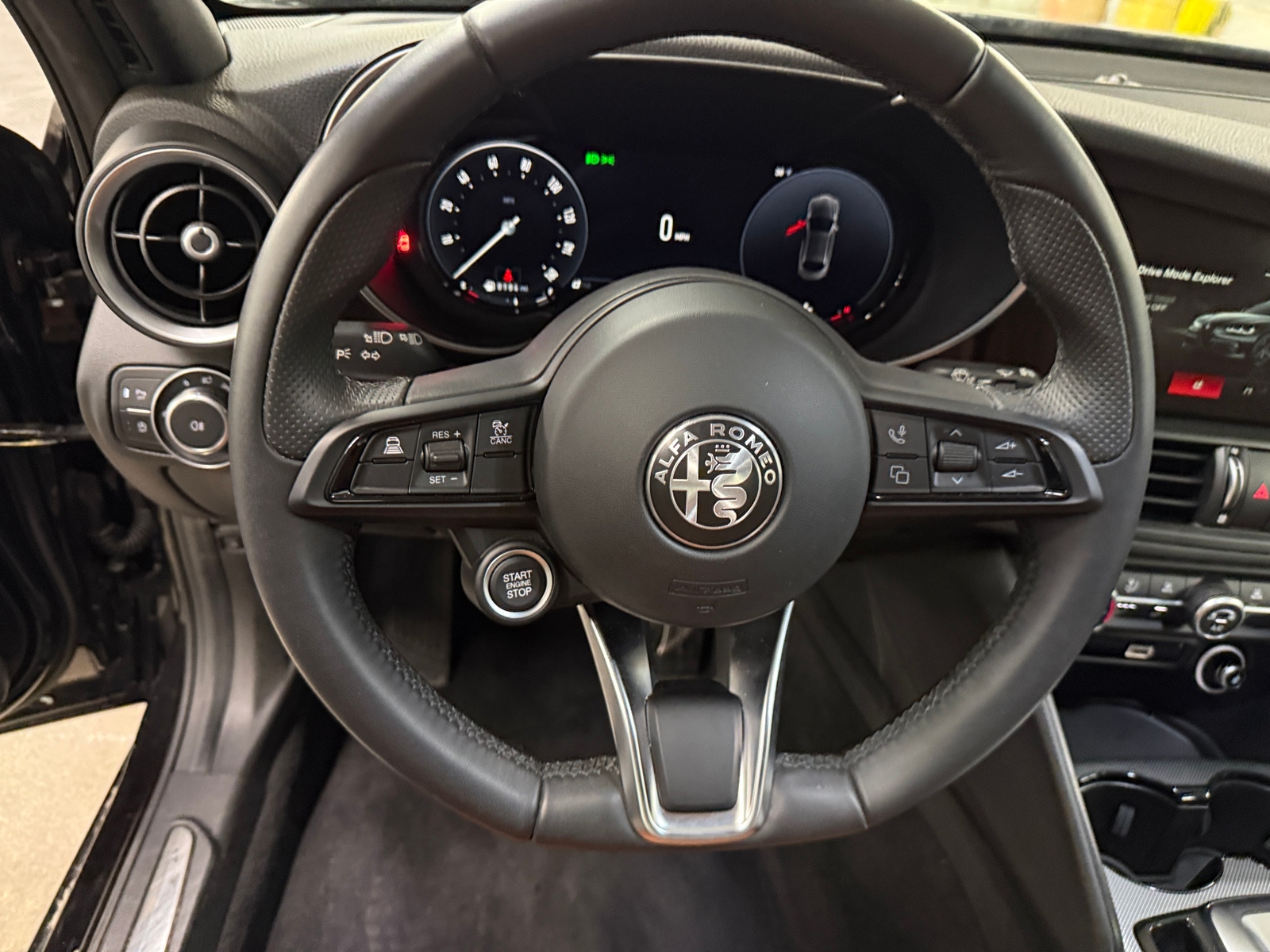 Thumbnail: 2024 Alfa Romeo Giulia - 4