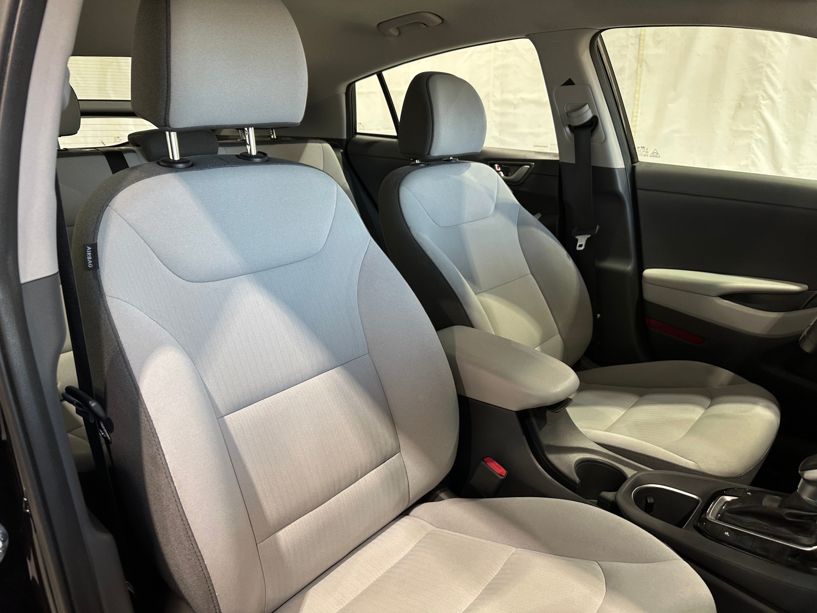 Thumbnail: 2022 Hyundai Ioniq - 2