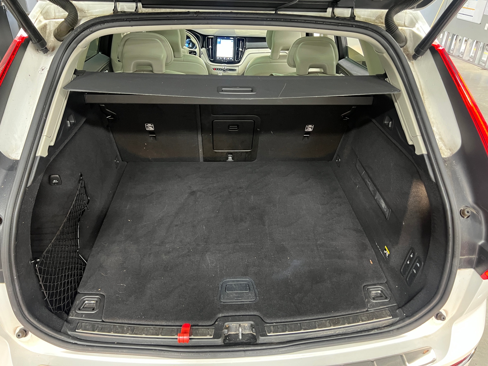 Thumbnail: 2018 Volvo XC60 - 6