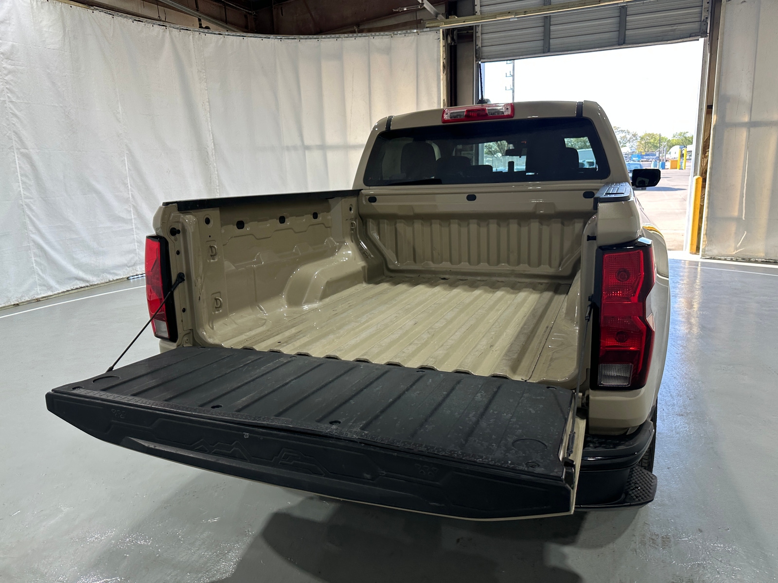 Thumbnail: 2023 Chevrolet Colorado - 7