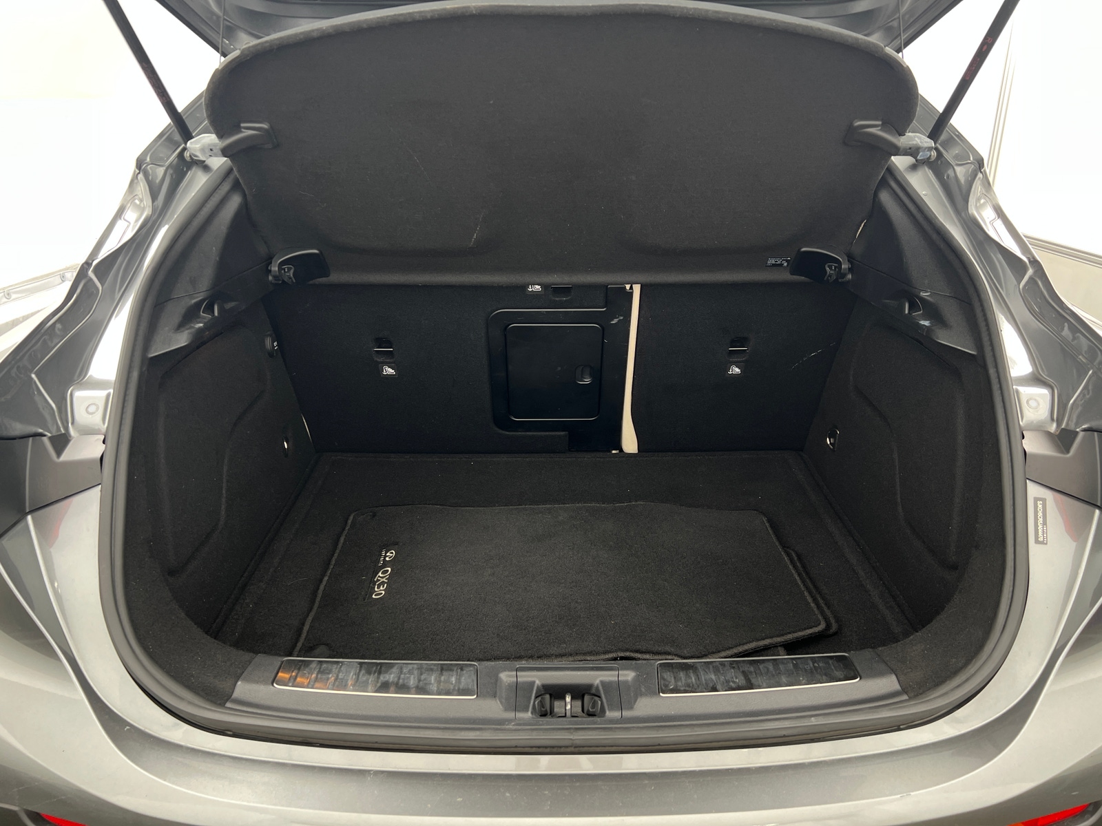 Thumbnail: 2018 INFINITI QX30 - 6