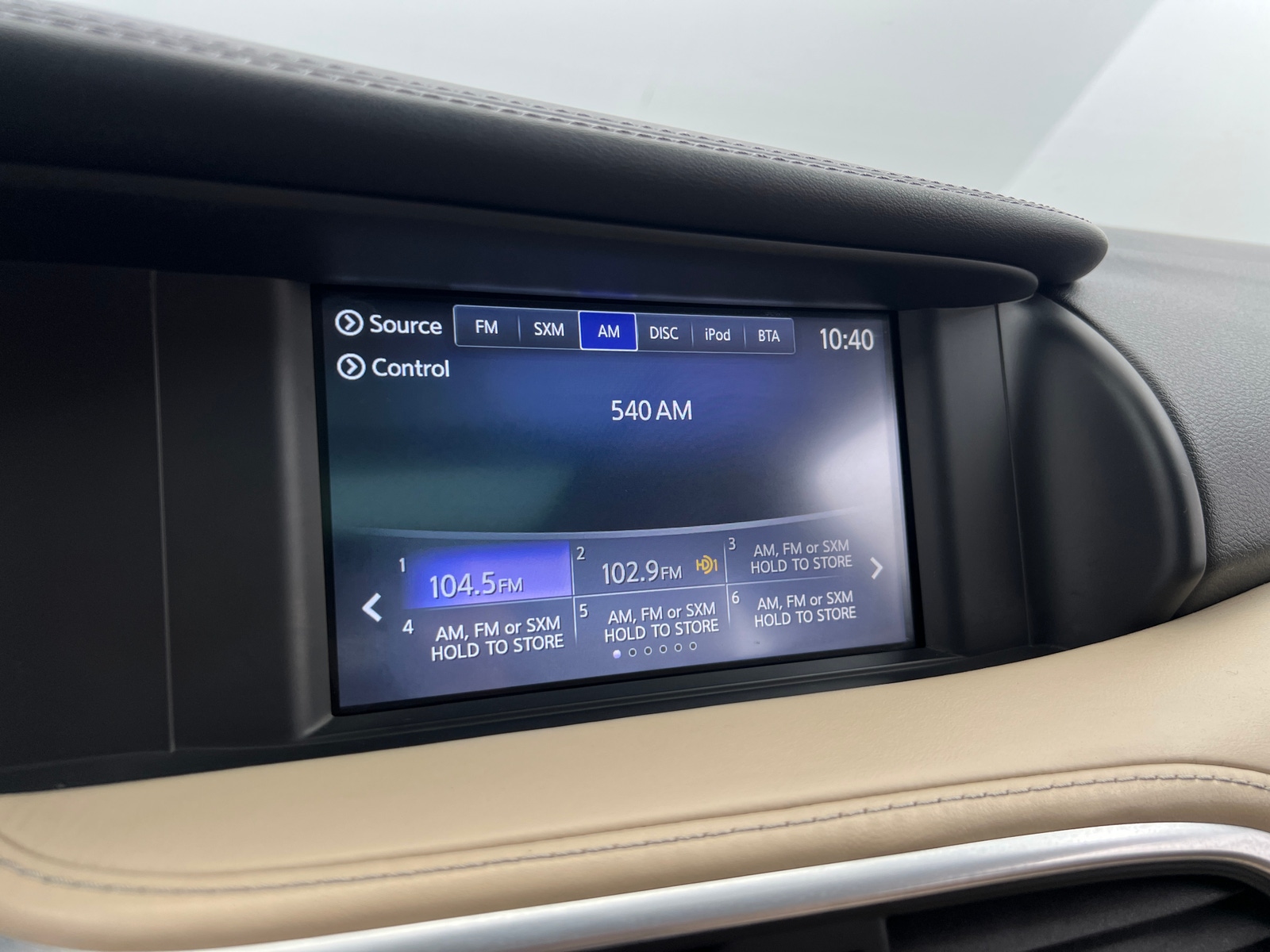 Thumbnail: 2018 INFINITI QX30 - 3