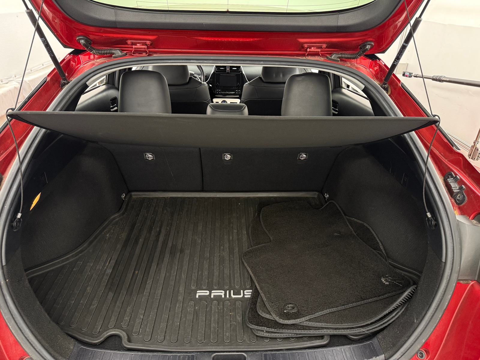 Thumbnail: 2016 Toyota Prius - 6