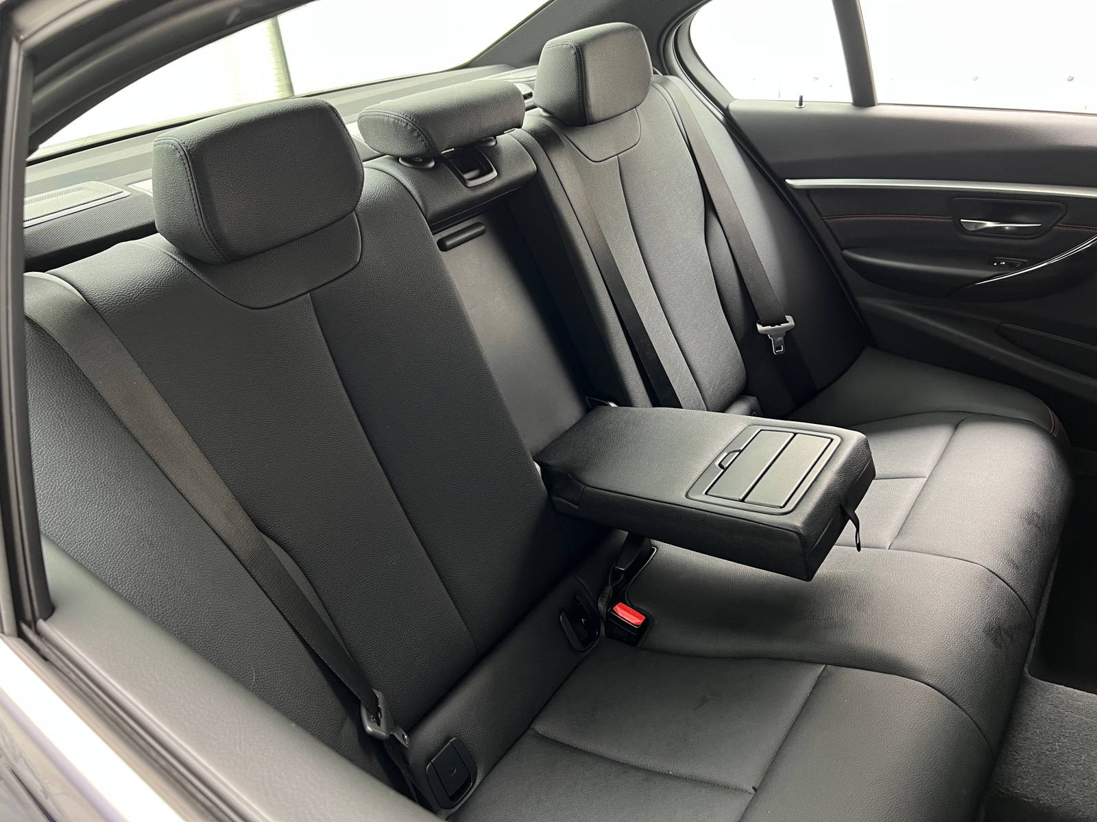 Thumbnail: 2017 BMW 3 Series - 5