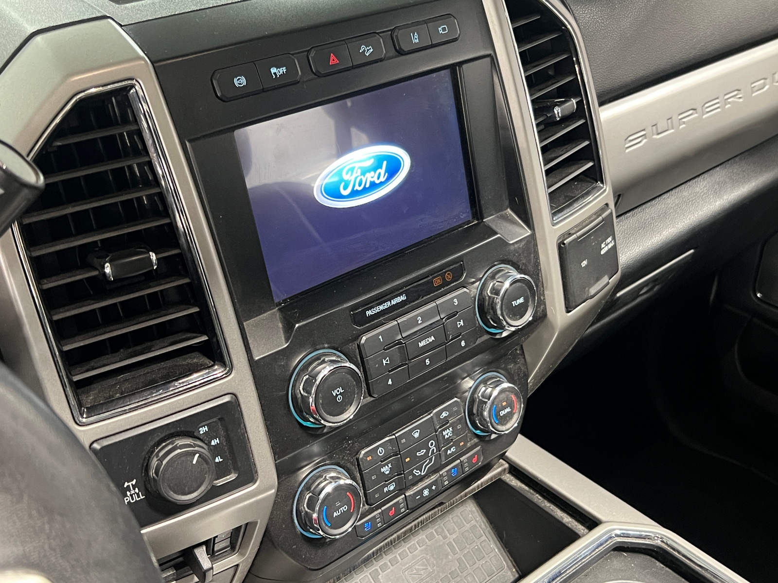 Thumbnail: 2021 Ford Econoline - 3