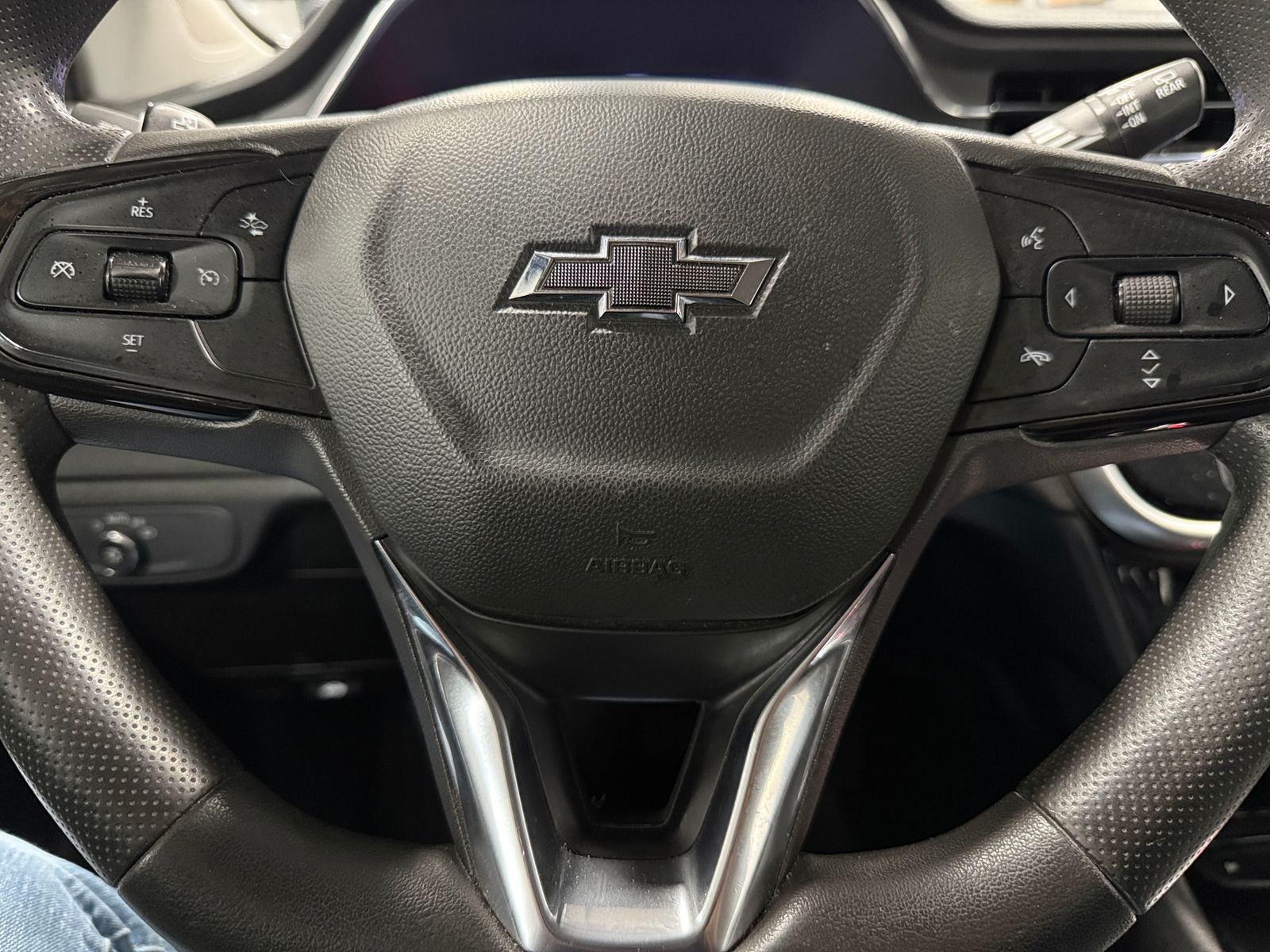 Thumbnail: 2023 Chevrolet Bolt EUV - 5