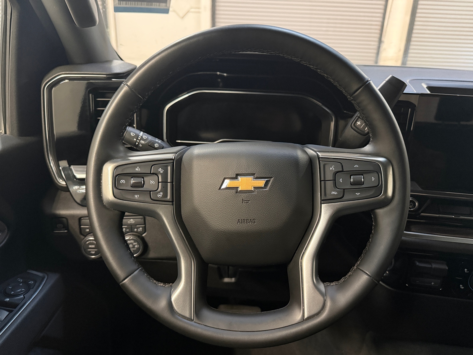 Thumbnail: 2025 Chevrolet Silverado 2500 - 5