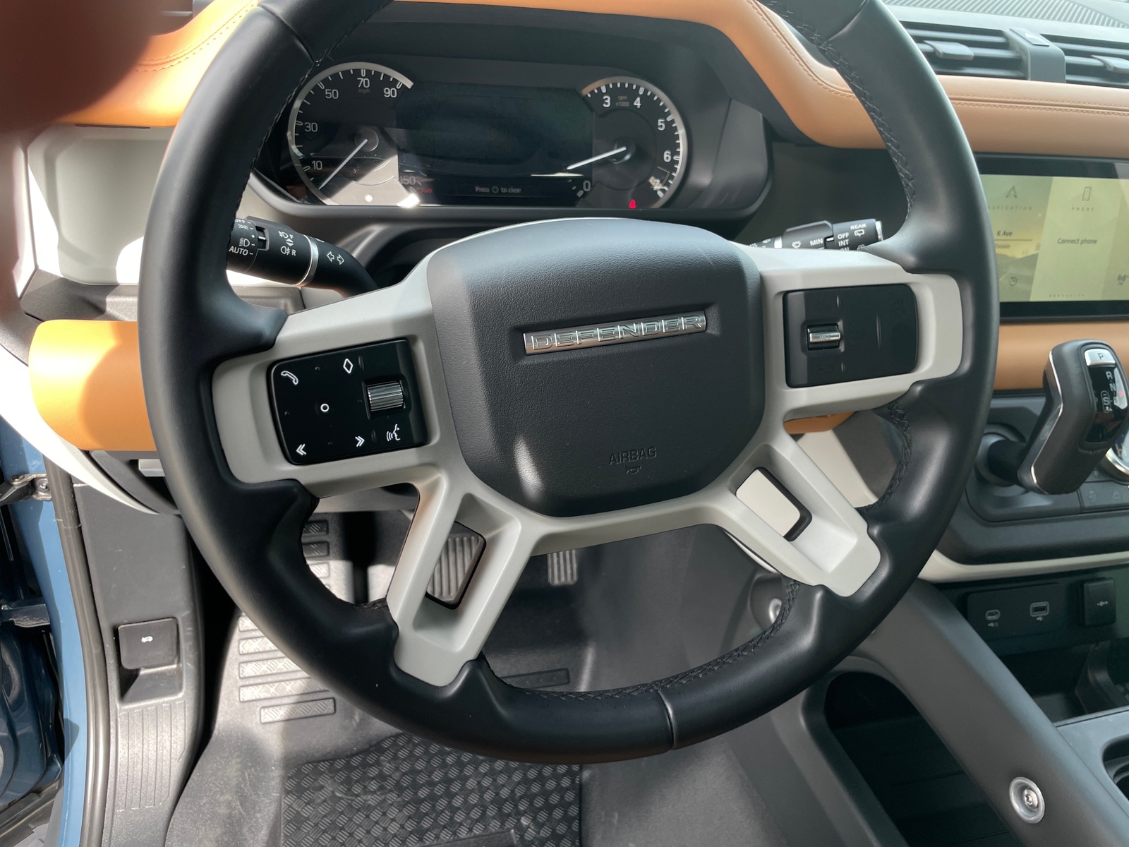 Thumbnail: 2023 Land Rover Defender - 4