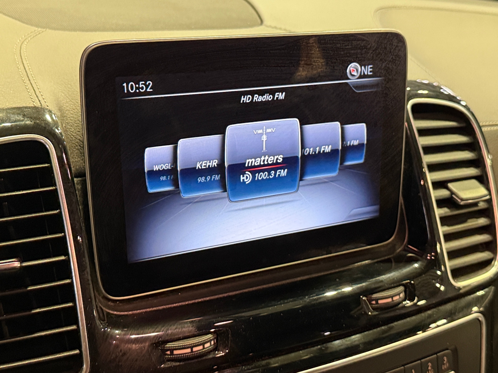 Thumbnail: 2018 Mercedes-Benz GLS - 3