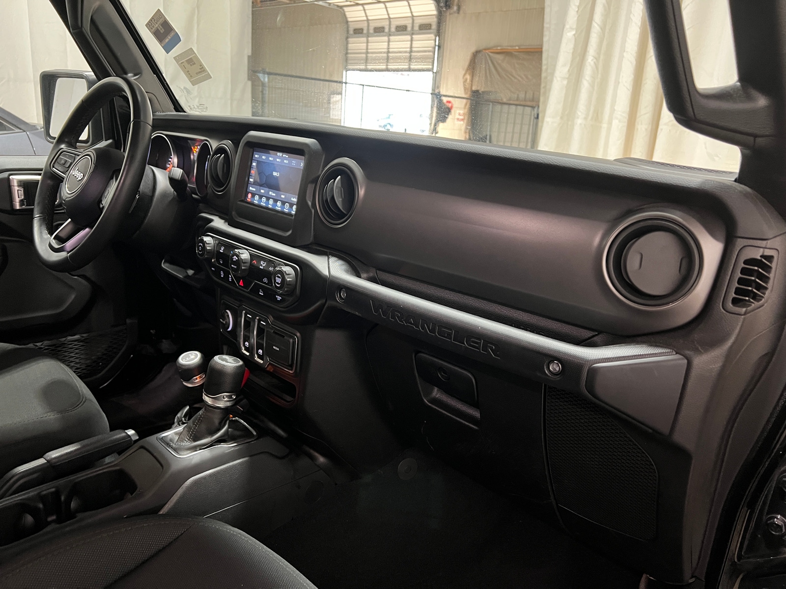 Thumbnail: 2022 Jeep Wrangler - 3