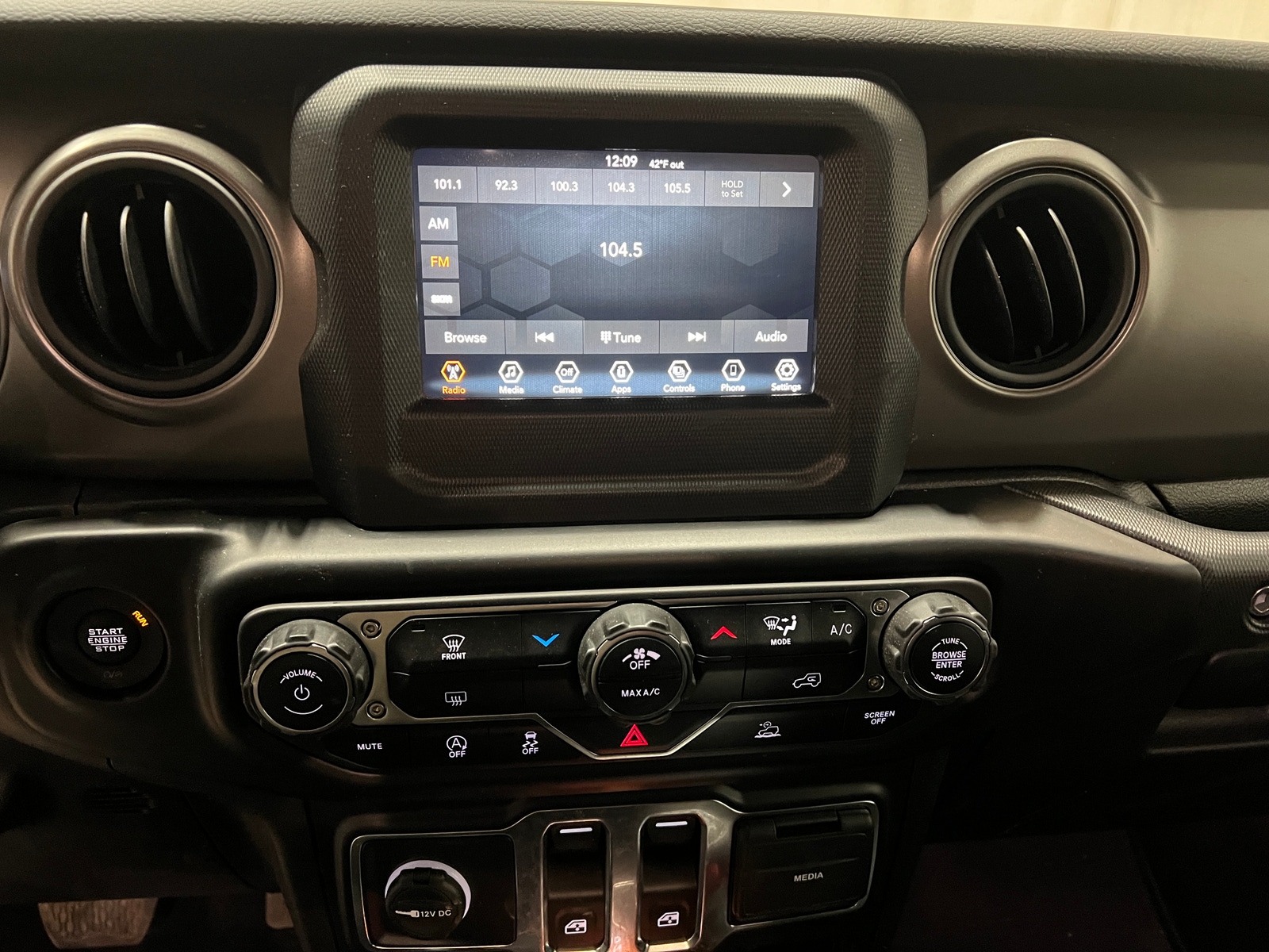 Thumbnail: 2022 Jeep Wrangler - 4