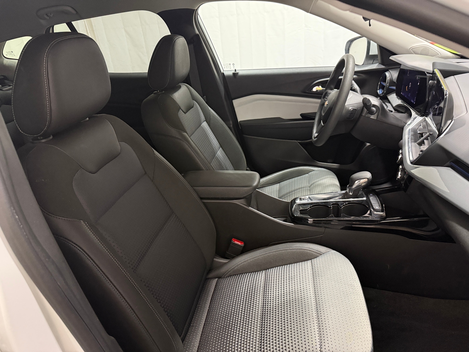 Thumbnail: 2025 Chevrolet Trax - 2