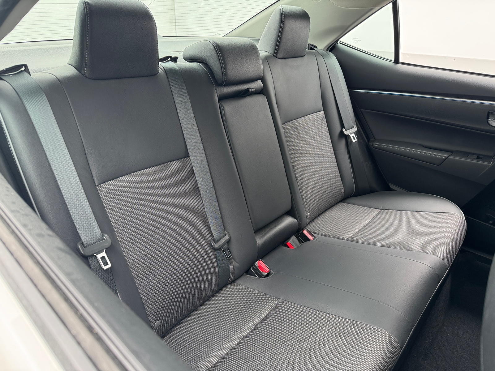 Thumbnail: 2015 Toyota Corolla - 6