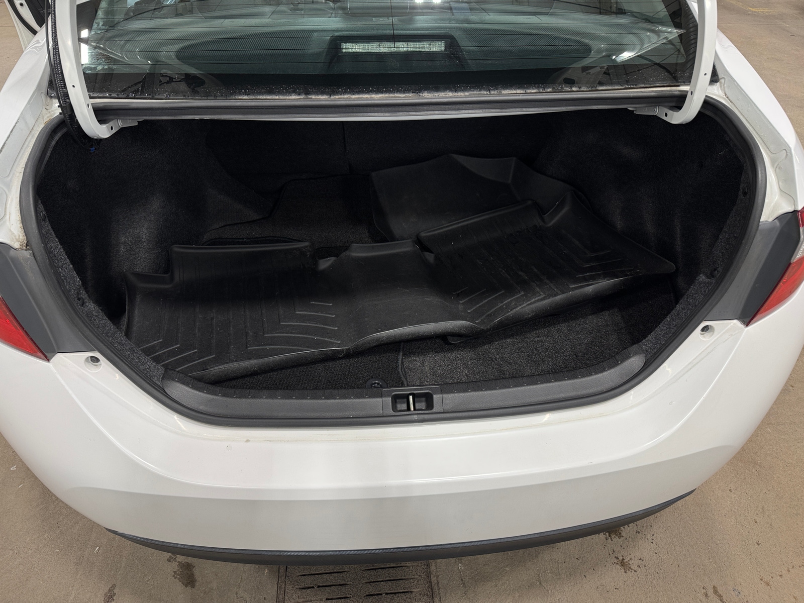 Thumbnail: 2015 Toyota Corolla - 7