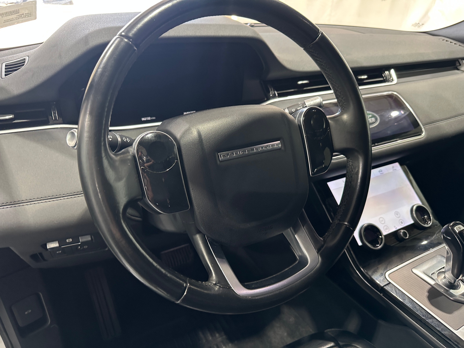 Thumbnail: 2020 Land Rover Range Rover Evoque - 4