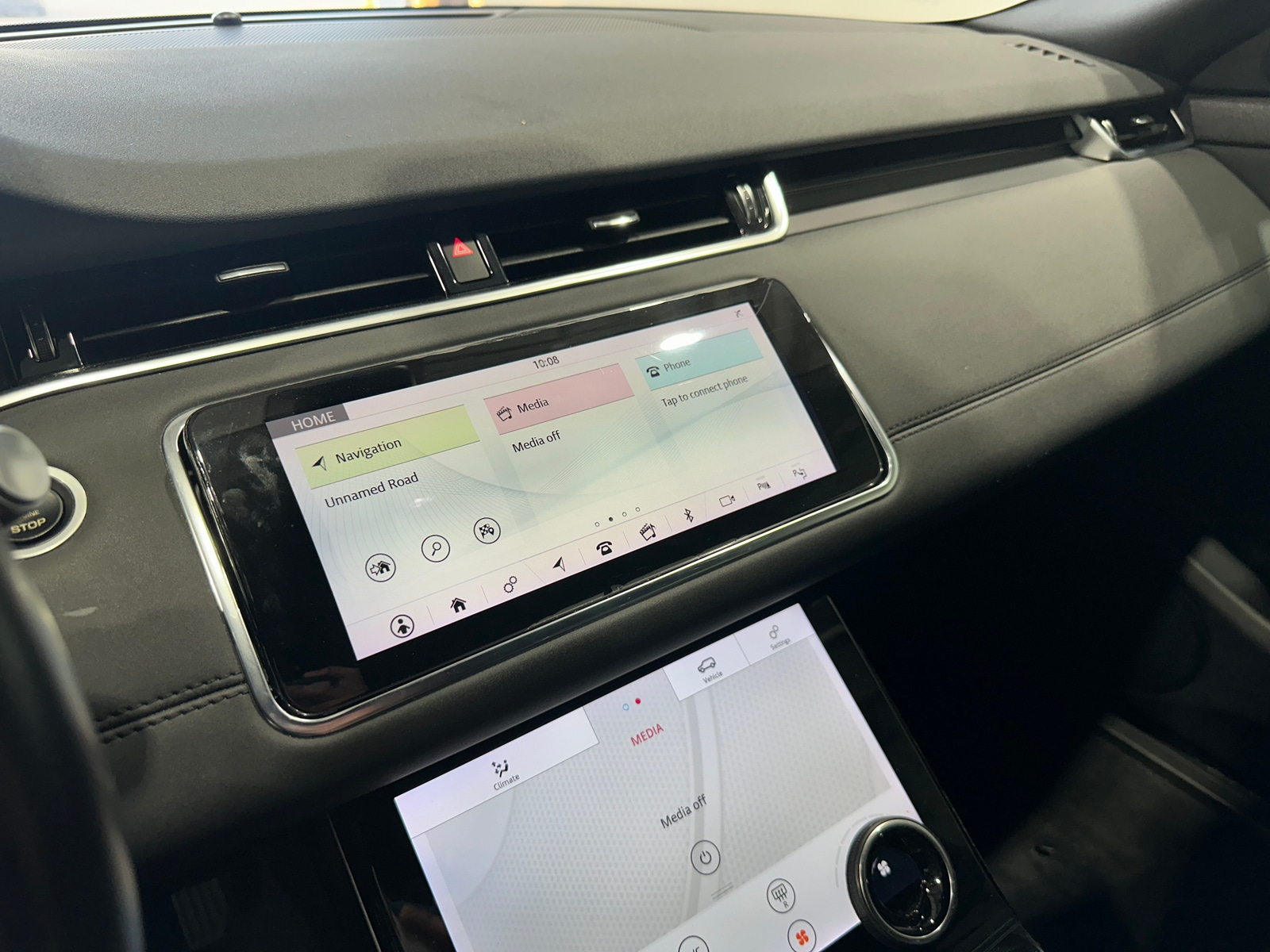 Thumbnail: 2020 Land Rover Range Rover Evoque - 3