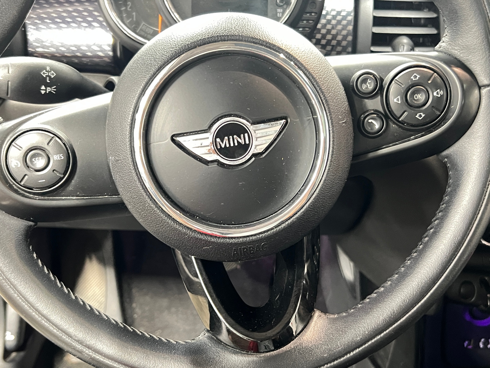 Thumbnail: 2015 MINI Cooper Hardtop - 4