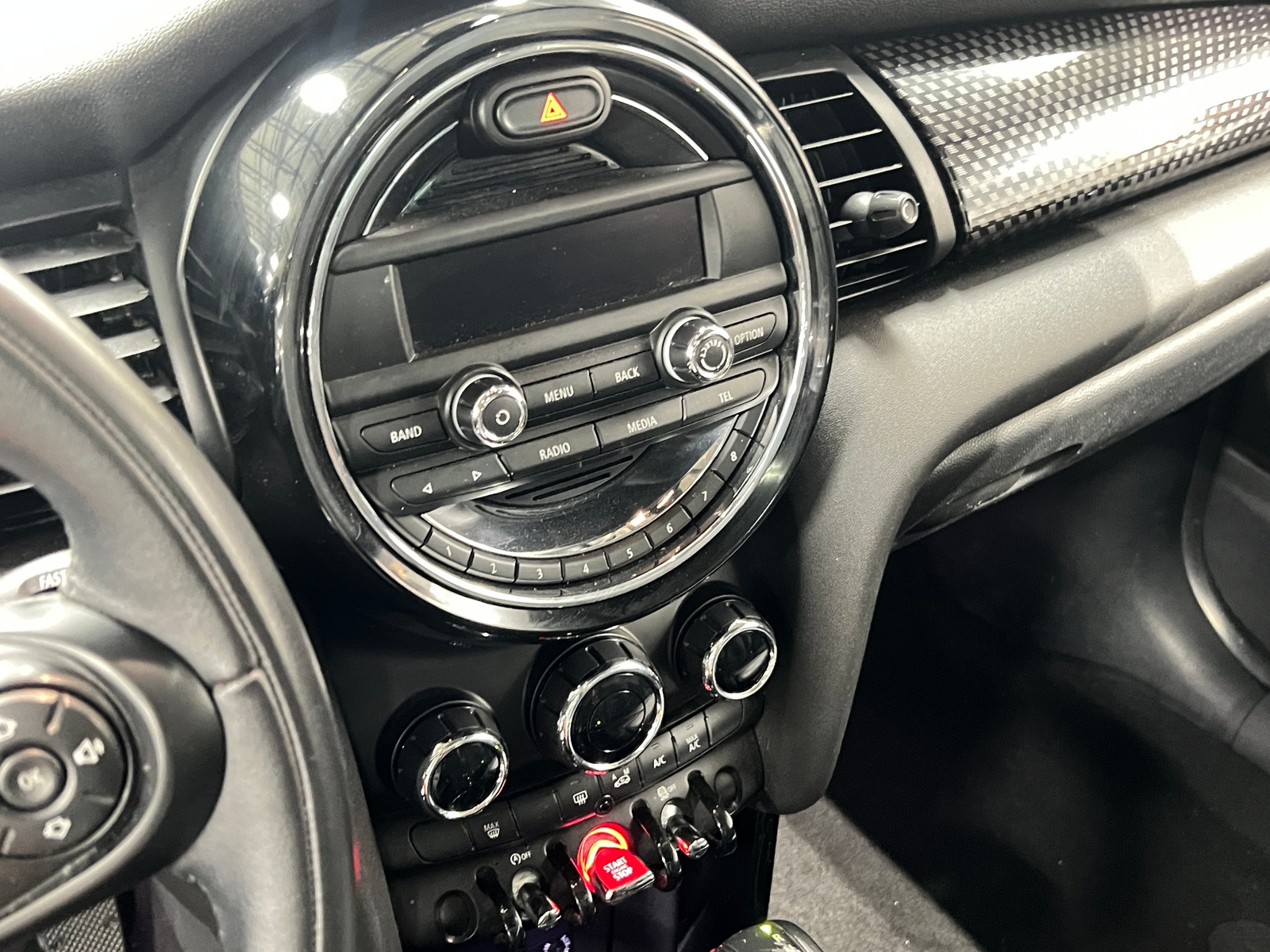 Thumbnail: 2015 MINI Cooper Hardtop - 3