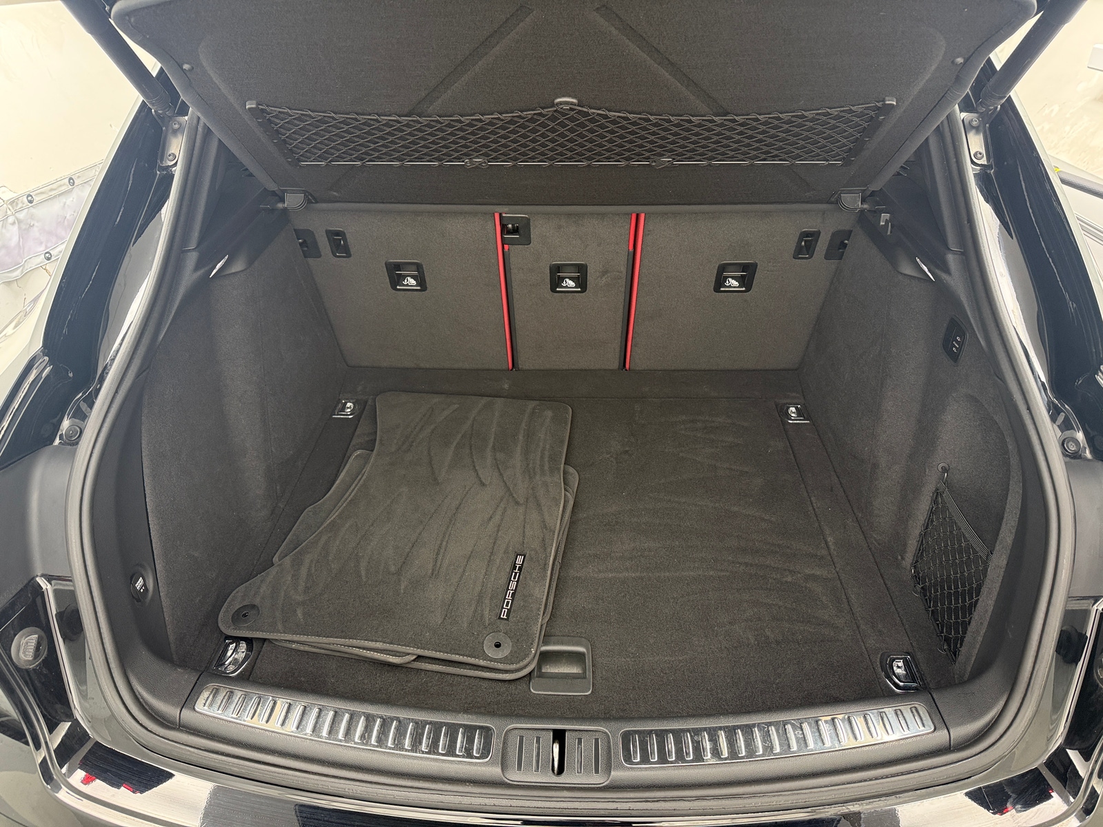 Thumbnail: 2018 Porsche Macan - 6