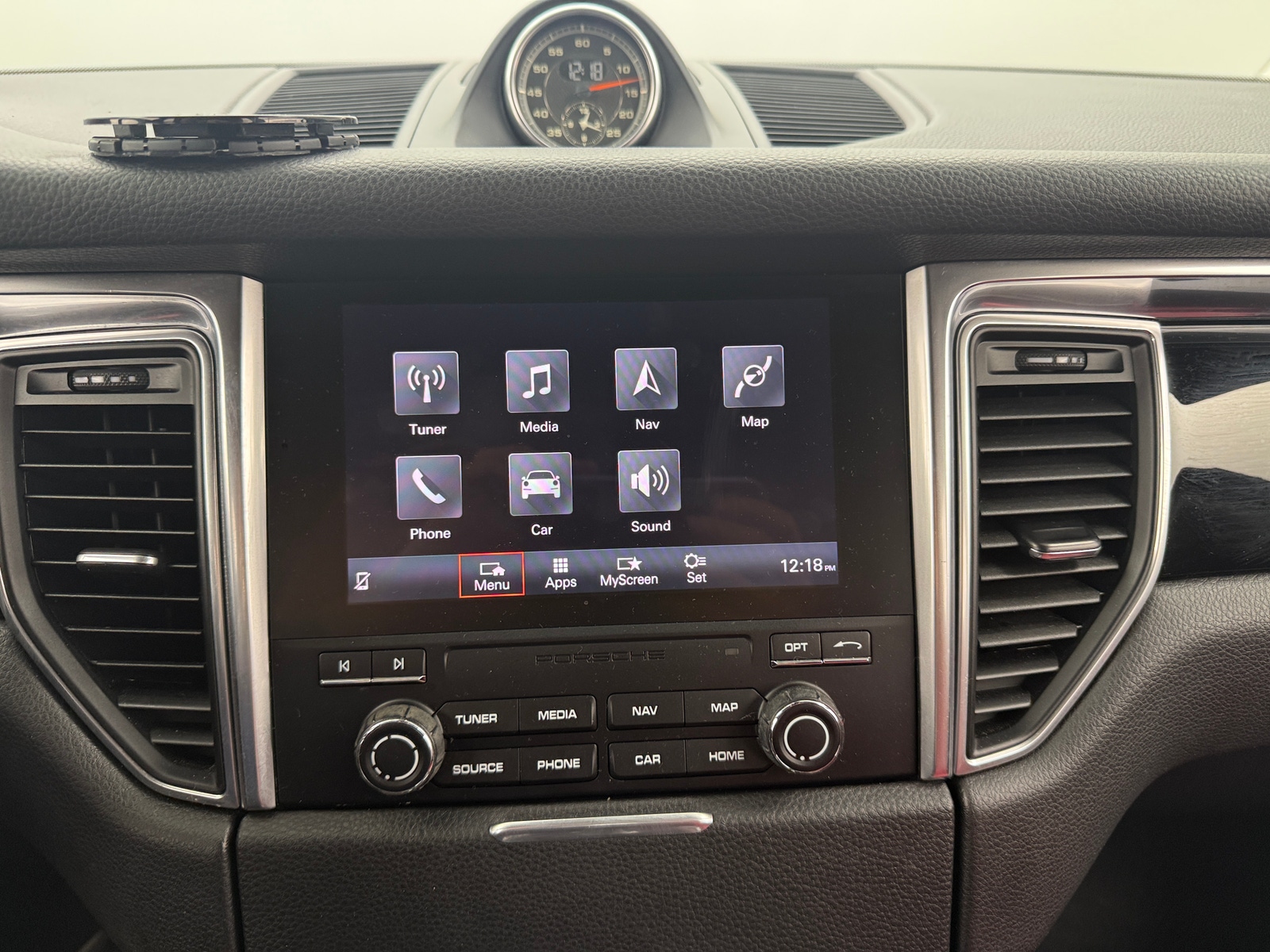 Thumbnail: 2018 Porsche Macan - 3