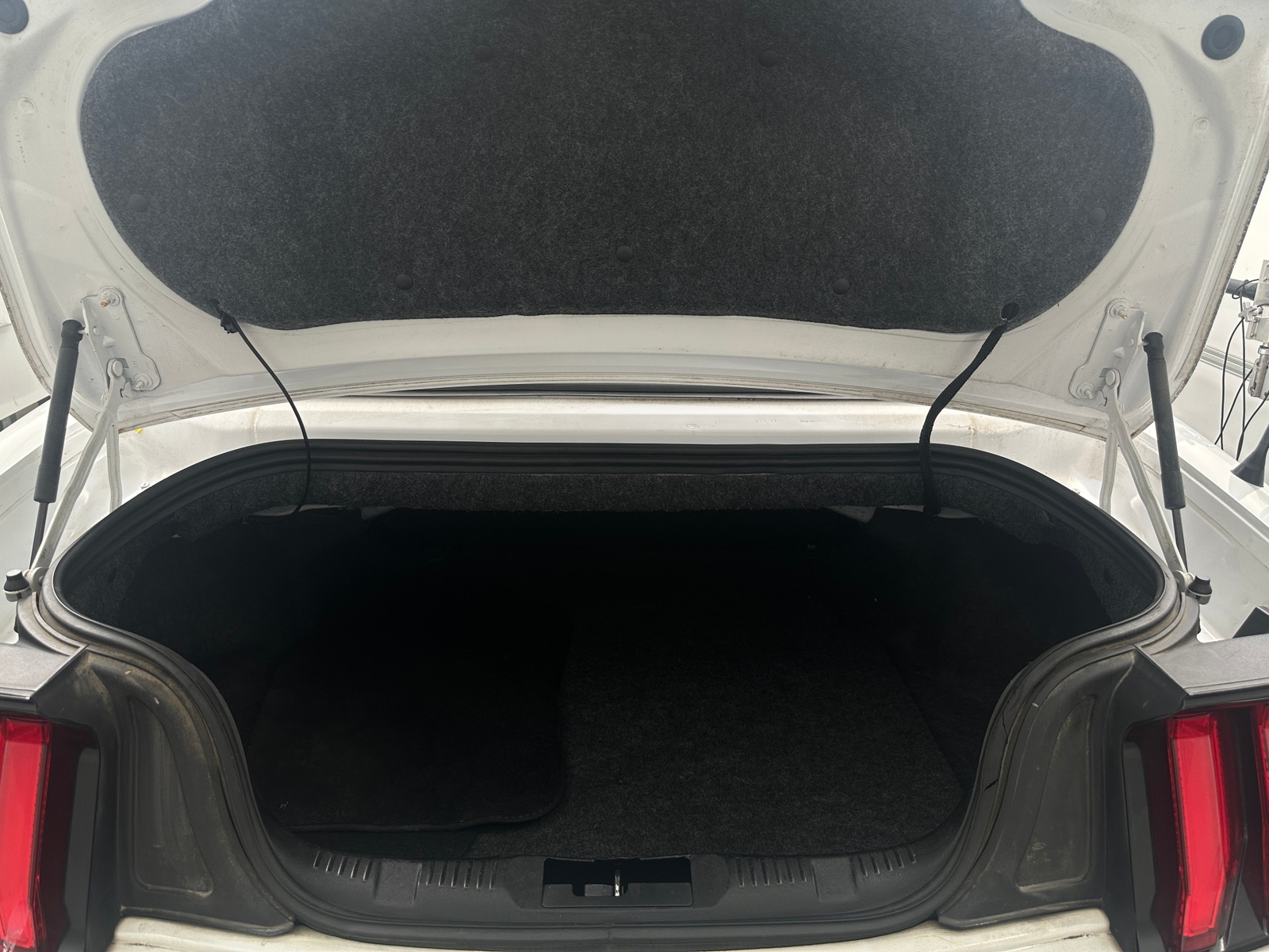 Thumbnail: 2018 Ford Mustang - 6