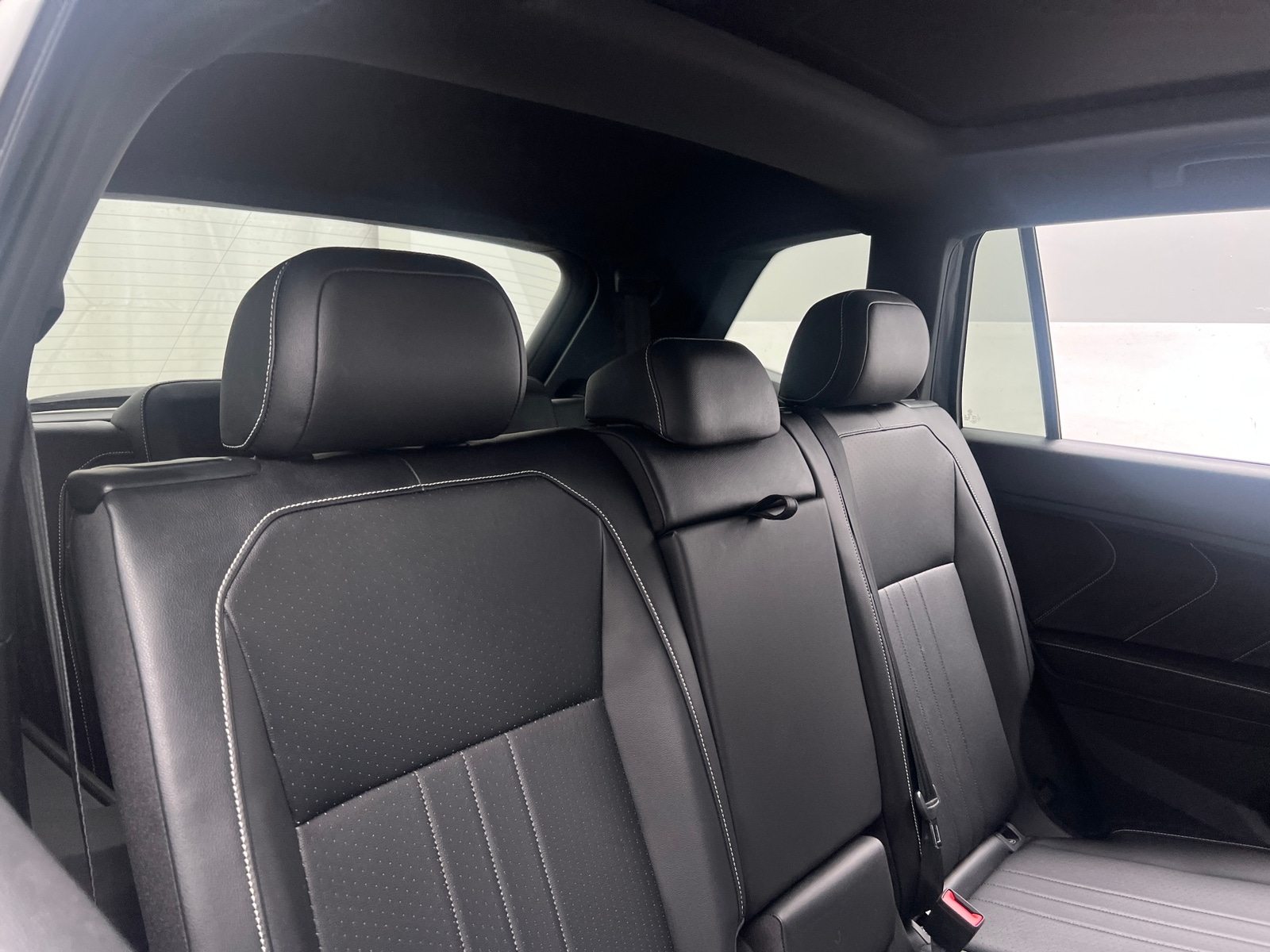 Thumbnail: 2022 Volkswagen Tiguan - 5