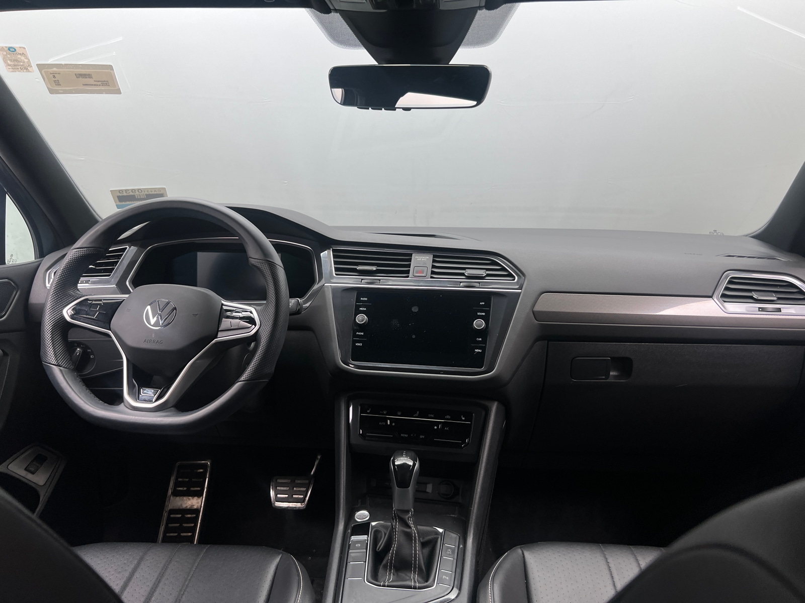 Thumbnail: 2022 Volkswagen Tiguan - 2