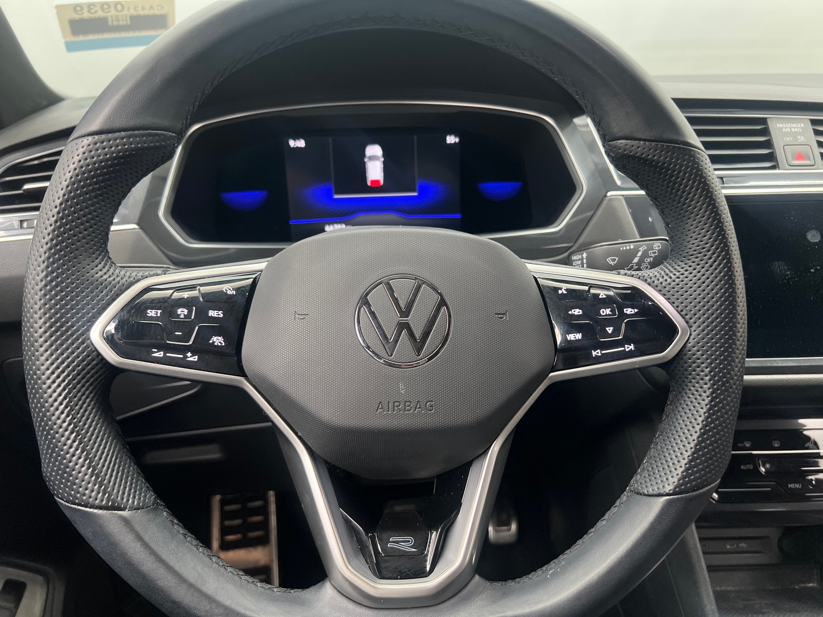 Thumbnail: 2022 Volkswagen Tiguan - 4