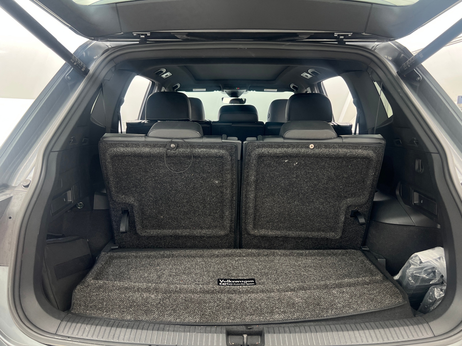 Thumbnail: 2022 Volkswagen Tiguan - 6