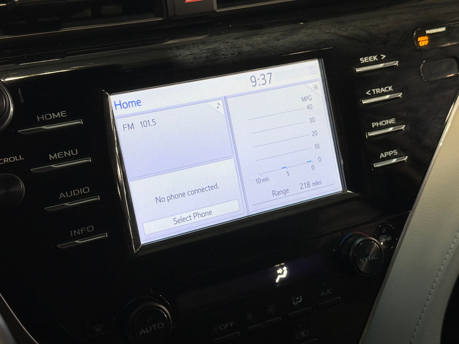 Thumbnail: 2018 Toyota Camry - 4