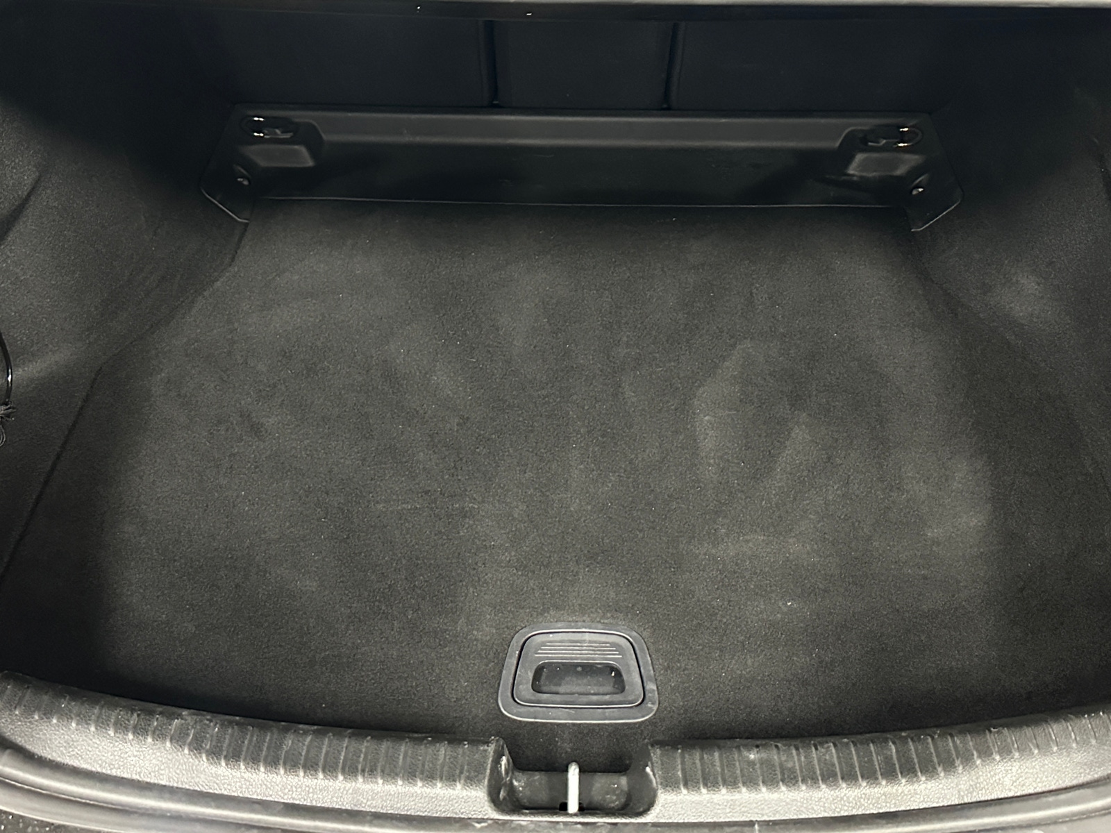 Thumbnail: 2025 Mercedes-Benz C-Class - 6