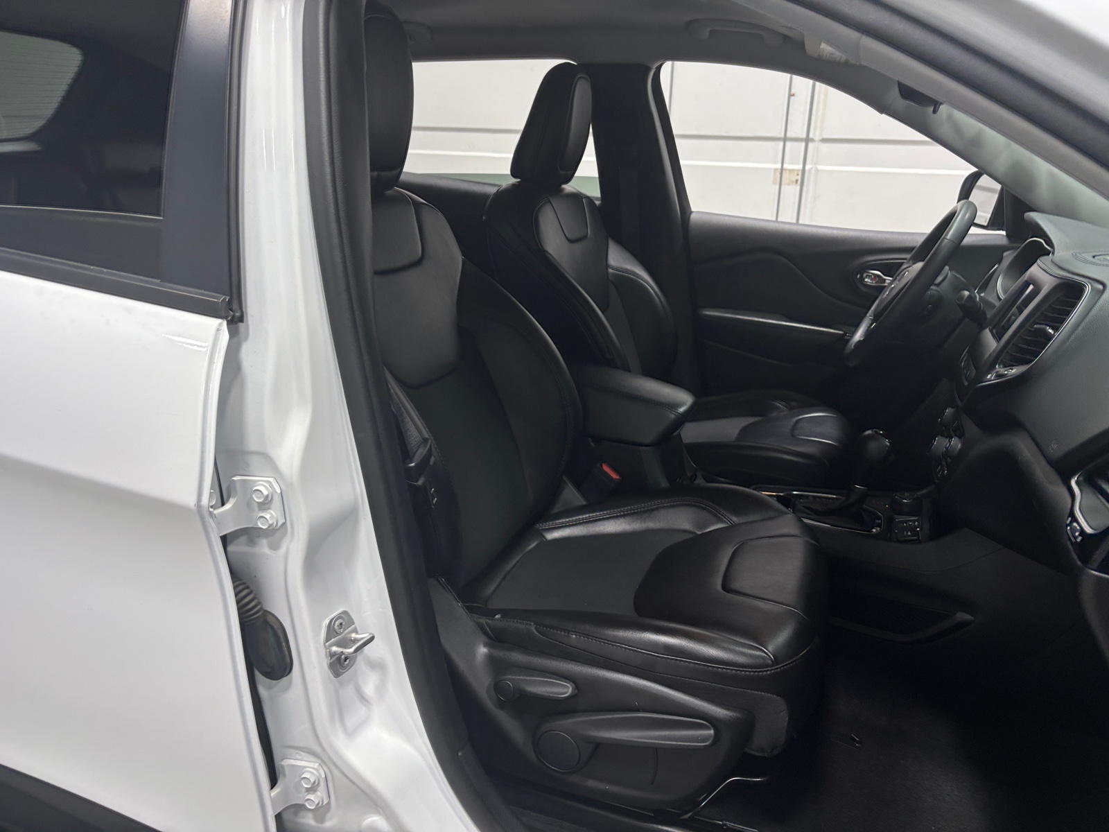 Thumbnail: 2021 Jeep Cherokee - 2